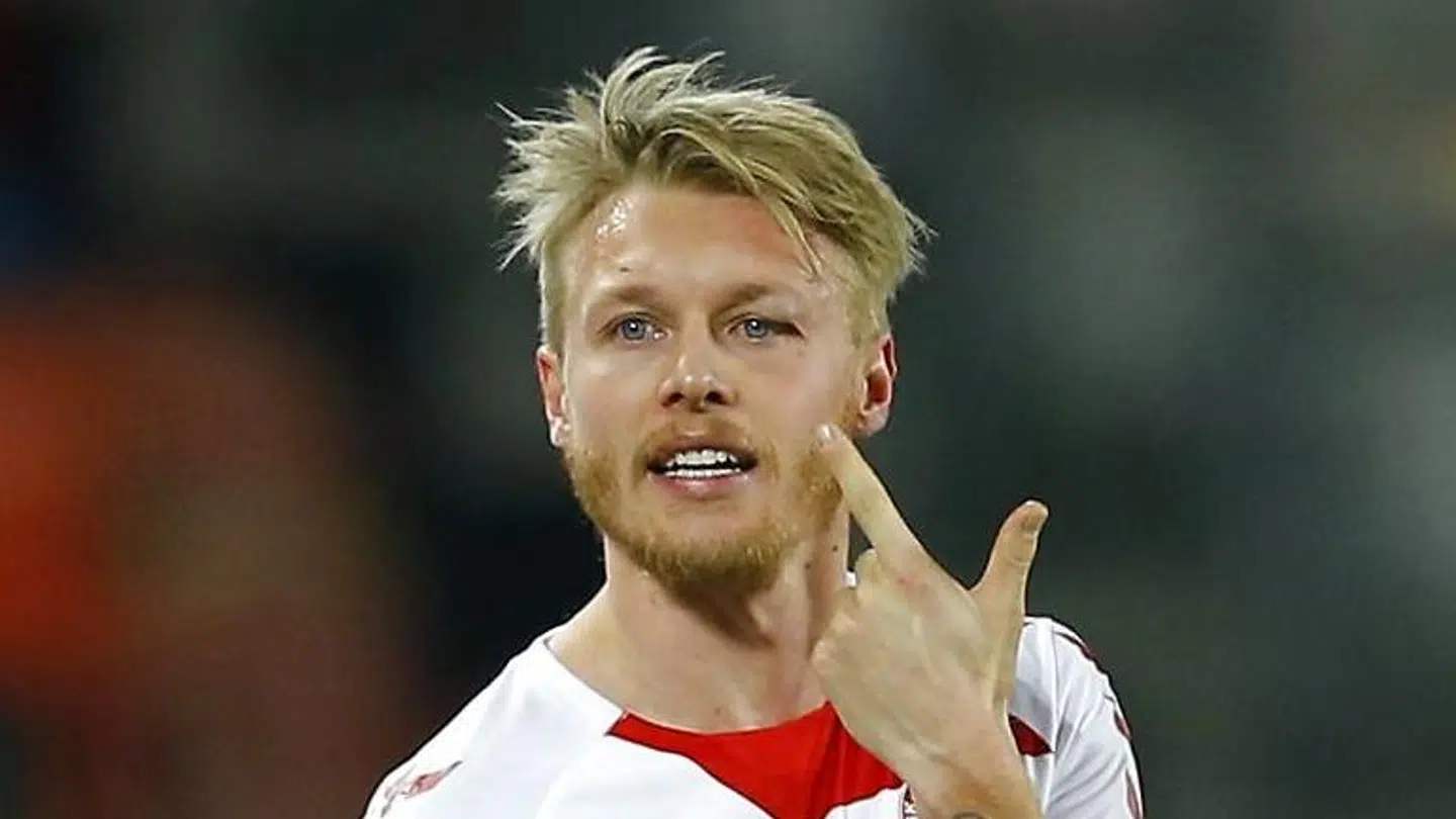 epa05872428 Denmark's captain Simon Kjaer reacts during the 2018 FIFA World Cup qualifier soccer game between Romania and Denmark at Cluj Arena stadium, in Cluj Napoca, Romania, 26 March 2017. EPA/ROBERT GHEMENT