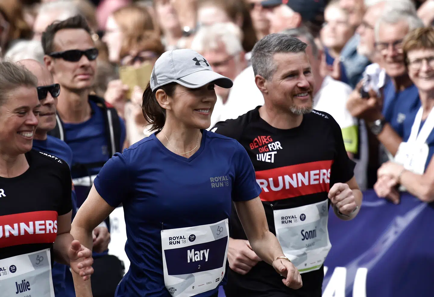 Kronprins Frederik løber "Royal Run" i Odense, mandagden 21. maj 2018. I løbet af dagen løber Kronprinsen i Danmarksfem største byer i forbindelse med, at han fylder 50 år den 26.maj 2018. Royal Run-løbet er delt op i temaer, der afspejlerKronprinsens liv. I Odense er temaet OL. (Foto: Mads ClausRasmussen/Scanpix 2018)