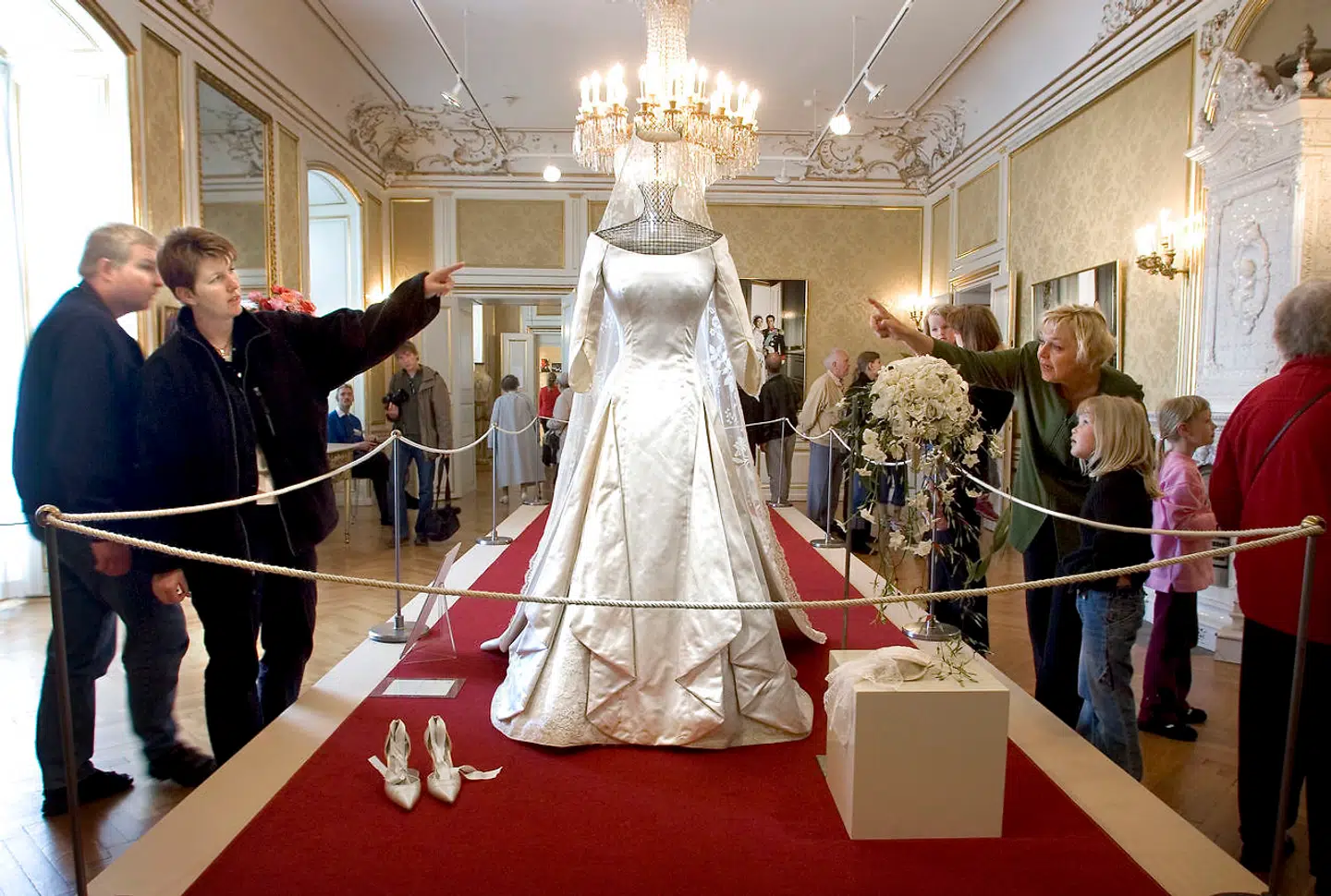 Kronprinsesse Marys brudekjole er designet af Uffe Frank.