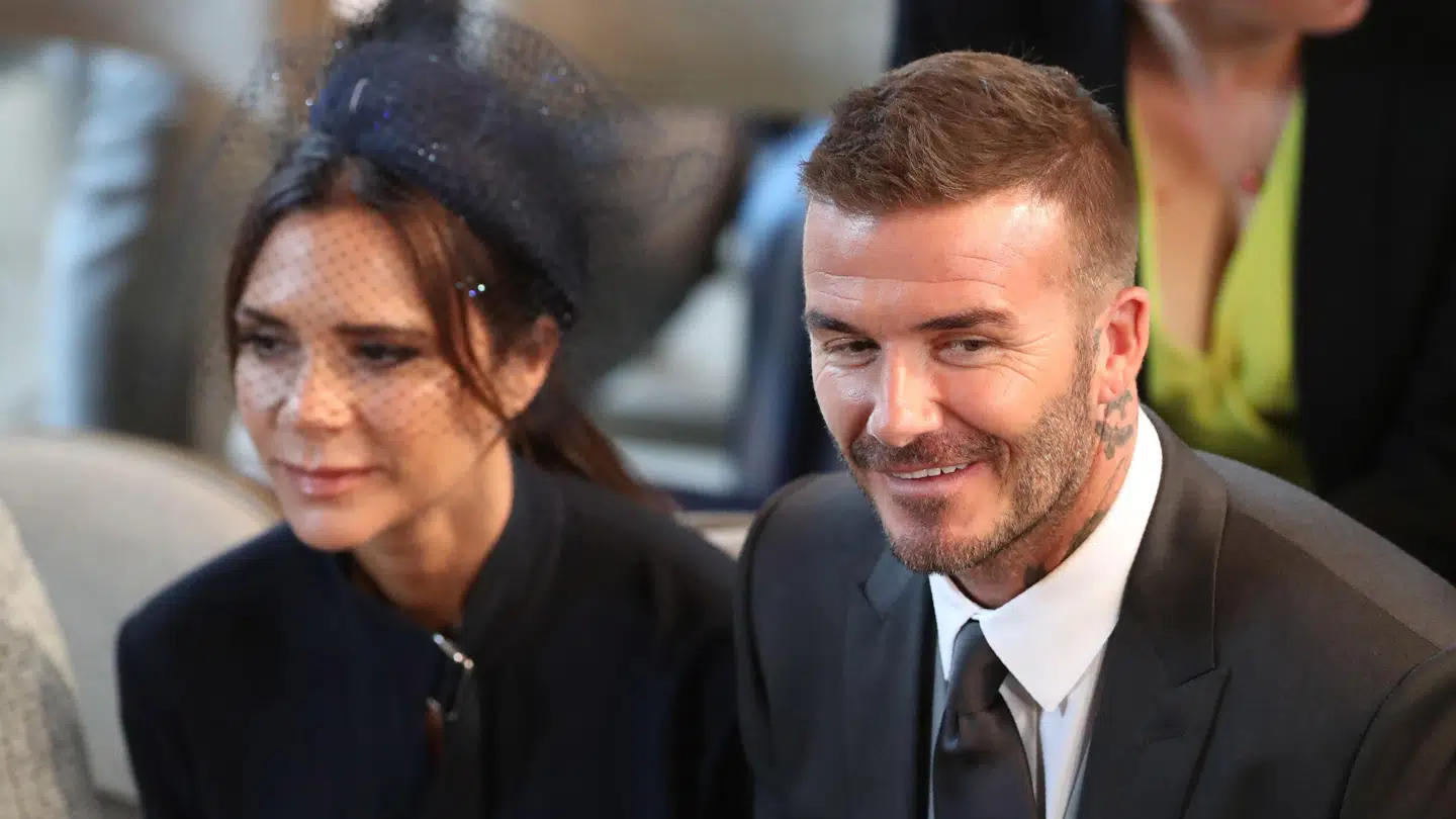 David and Victoria Beckham i St George's kapel, inden bryllupsceremonien gik i gang.