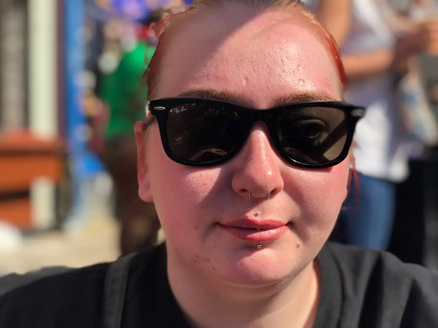 Amy Thompson græd, da hun så brudeparret køre forbi.