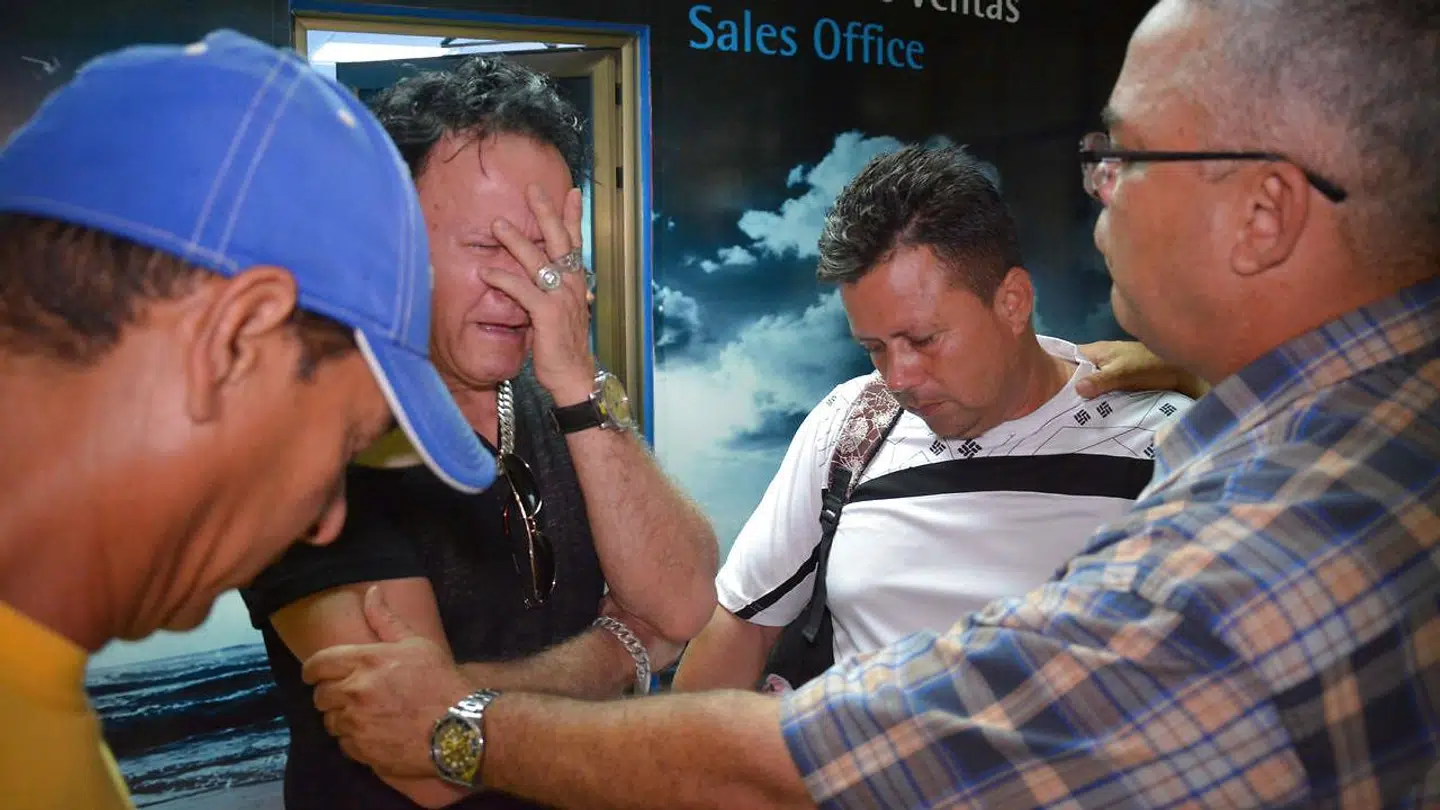 Pårørende til passagerer på flyet. Juan Carreras Vidal/ACN/Handout via REUTERS