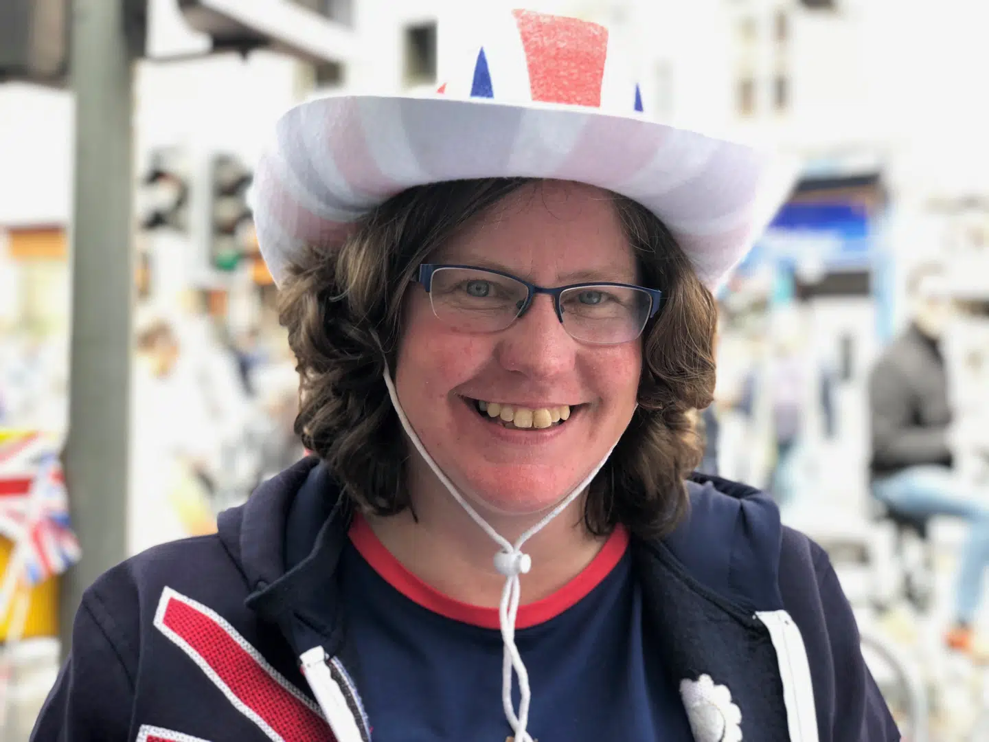 Alison Hamilton, 44 år. Fra det nordlige Wales. Har været royal fan i ti år.