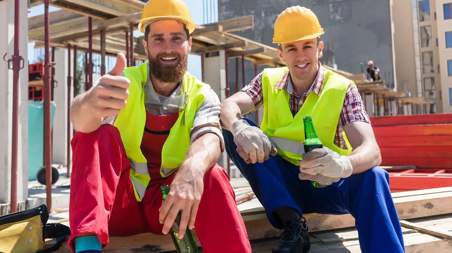 Der er mere fællesskabsfølelse på byggepladsen end de bonede gulve, slår udersøgelse fast.