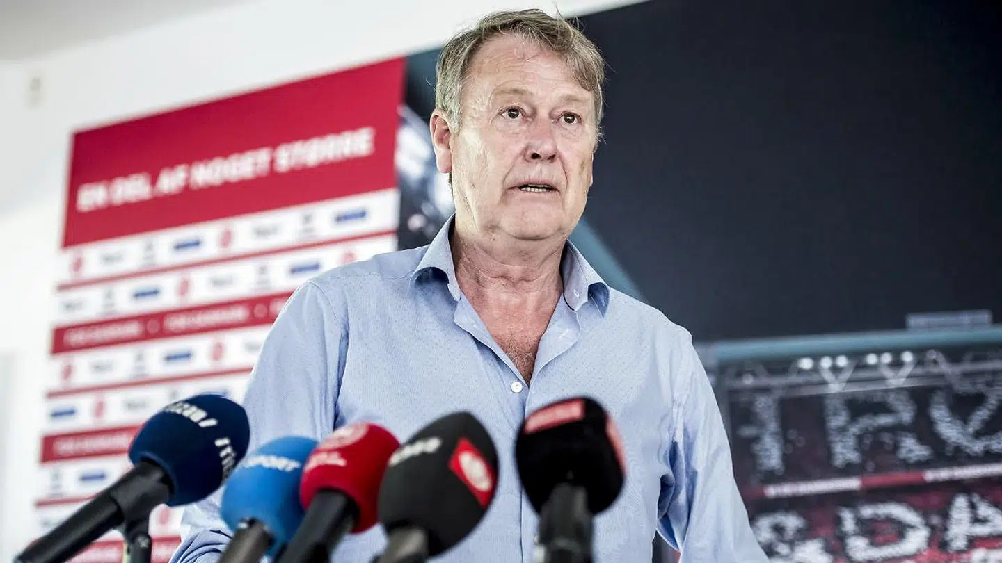 Danmarks landstræner forklarer på pressemødet hos DBU, at rutine i høj grad har spillet ind i forbindelse med udtagelsen af sin bruttotrup til VM.