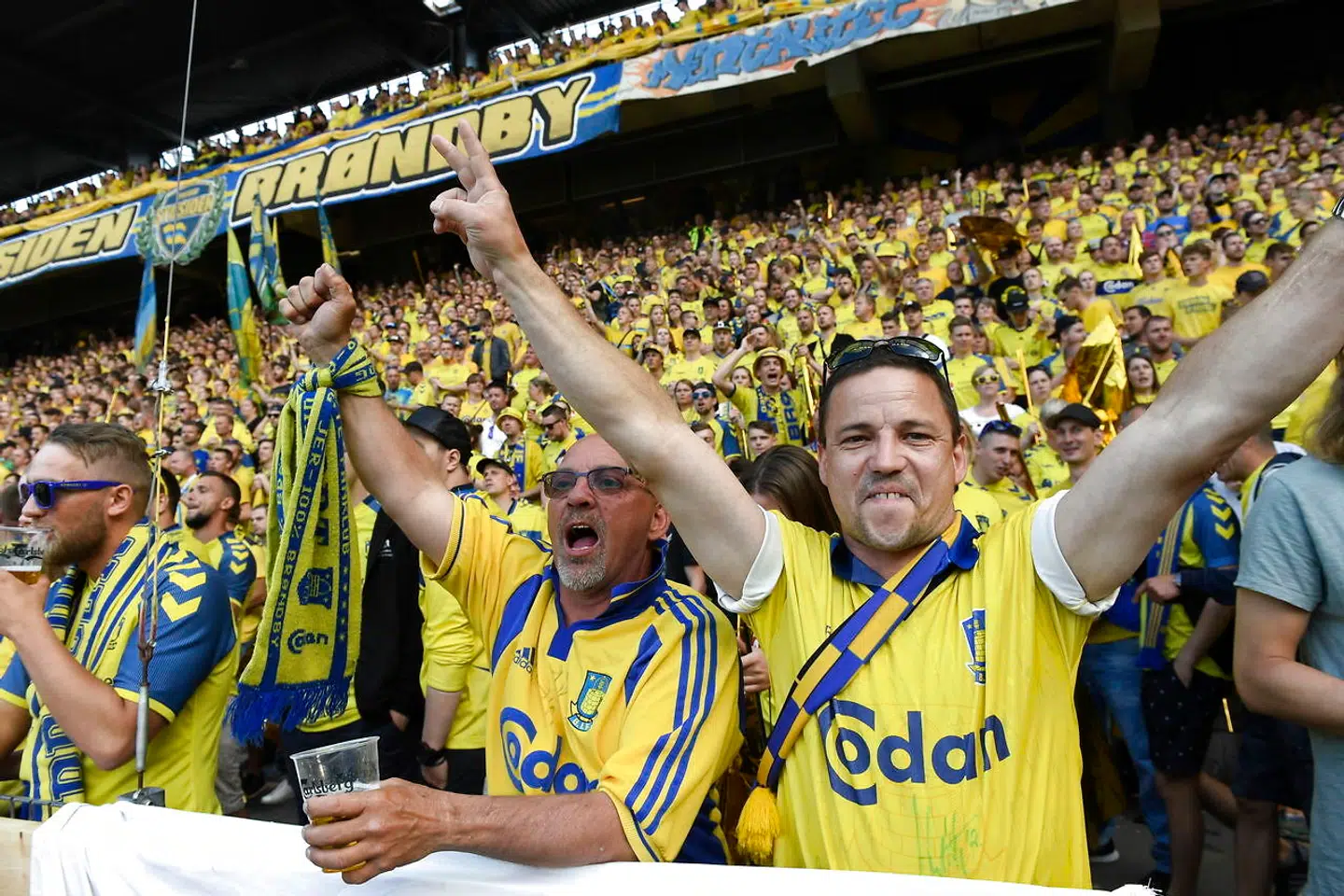 Brøndby fans. Brøndby - FC Midtjylland.