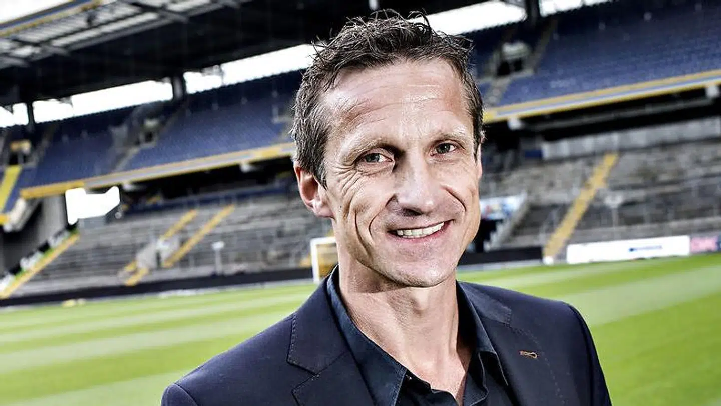 51-årige Troels Bech har god grund til at finde det store smil frem. Klubben er nemlig godt på vej til at snuppe 'The Double'.