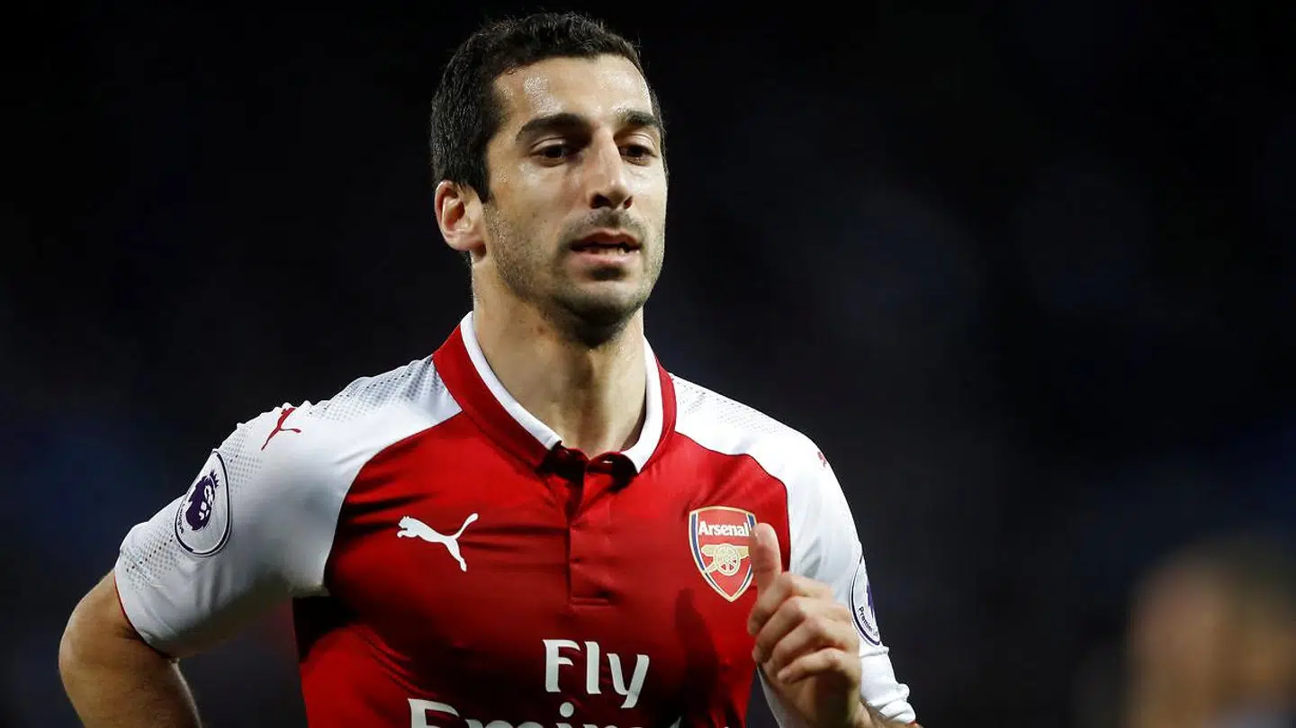 Henrikh Mkhitaryan skiftede til Arsenal i en byttehandel med Manchester United, der sendte Sánchez den anden vej.