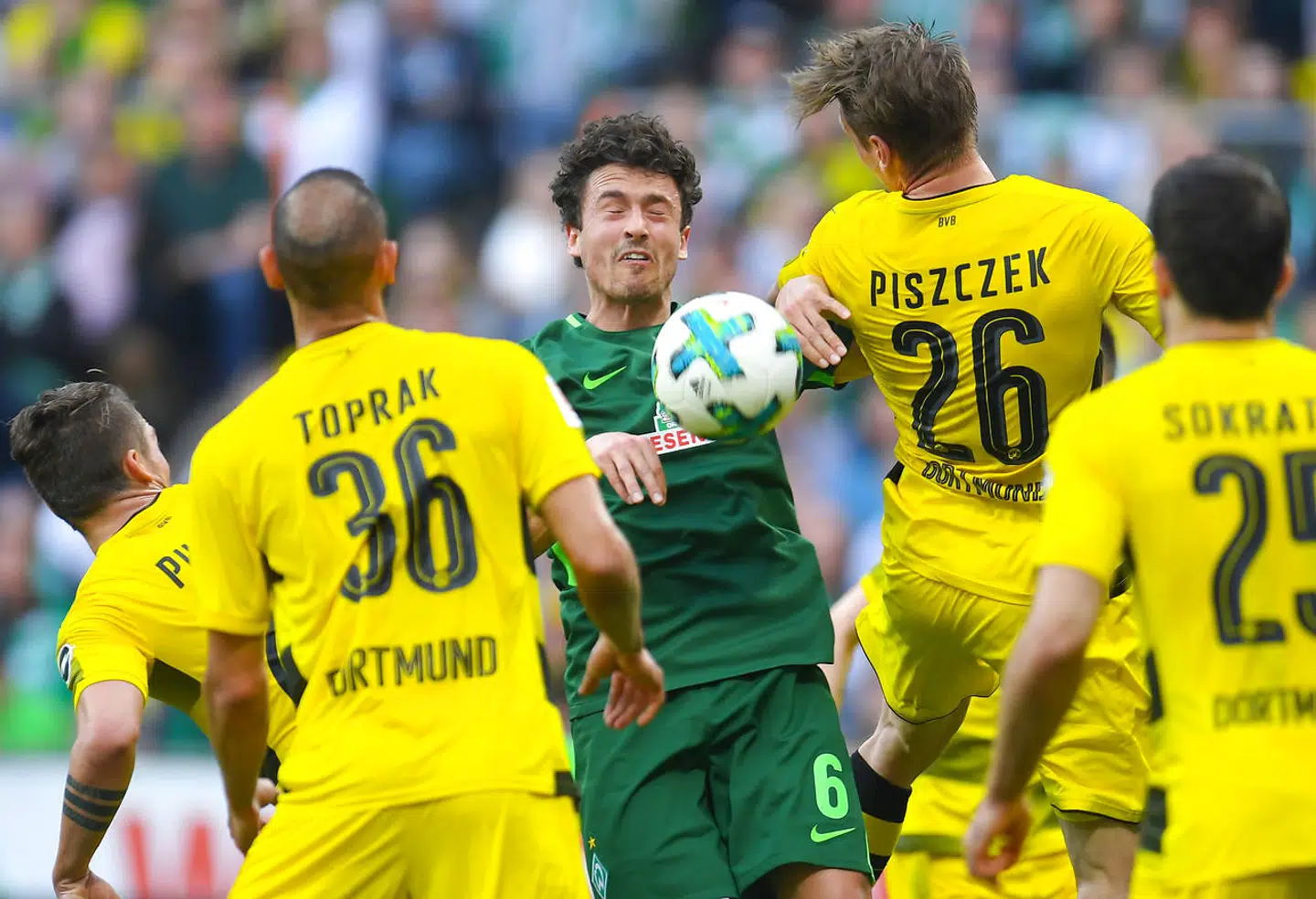 Delaney i aktion mod Borussia Dortmund, som ifølge tyske medier har givet et kæmpe bud på danskeren.