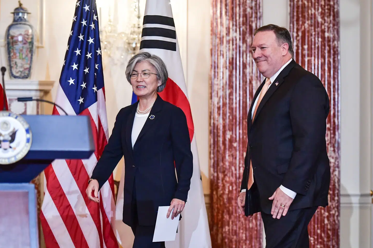 Den amerikanske udenrigsminister, Mike Pompeo, og den sydkoreanske udenrigsminister, Kan Kyung-wha, mødtes i Washington natten til lørdag dansk tid, for at forberede topmødet mellem USA og Nordkorea. Scanpix/Mandel Ngan