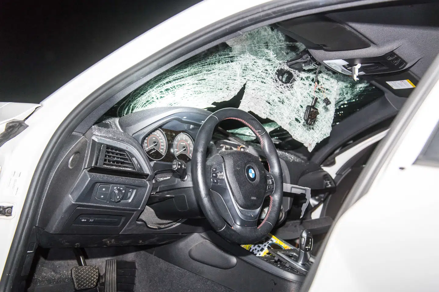 En dansk kvinde slap med livet i behold, da hendes bil blev ramt af en sten under en motorvejsbro i Nordtyskland tirsdag aften. Scanpix/Benjamin Nolte