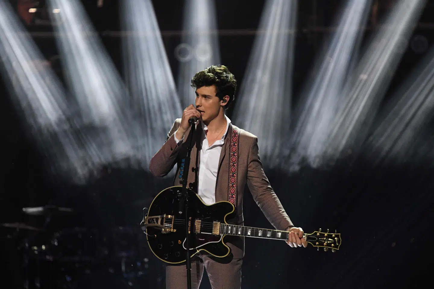 Den canadiske popstjerne Shawn Mendes har udgivet to albums og har et tredje på vej. Scanpix/Andrew Parsons/arkiv