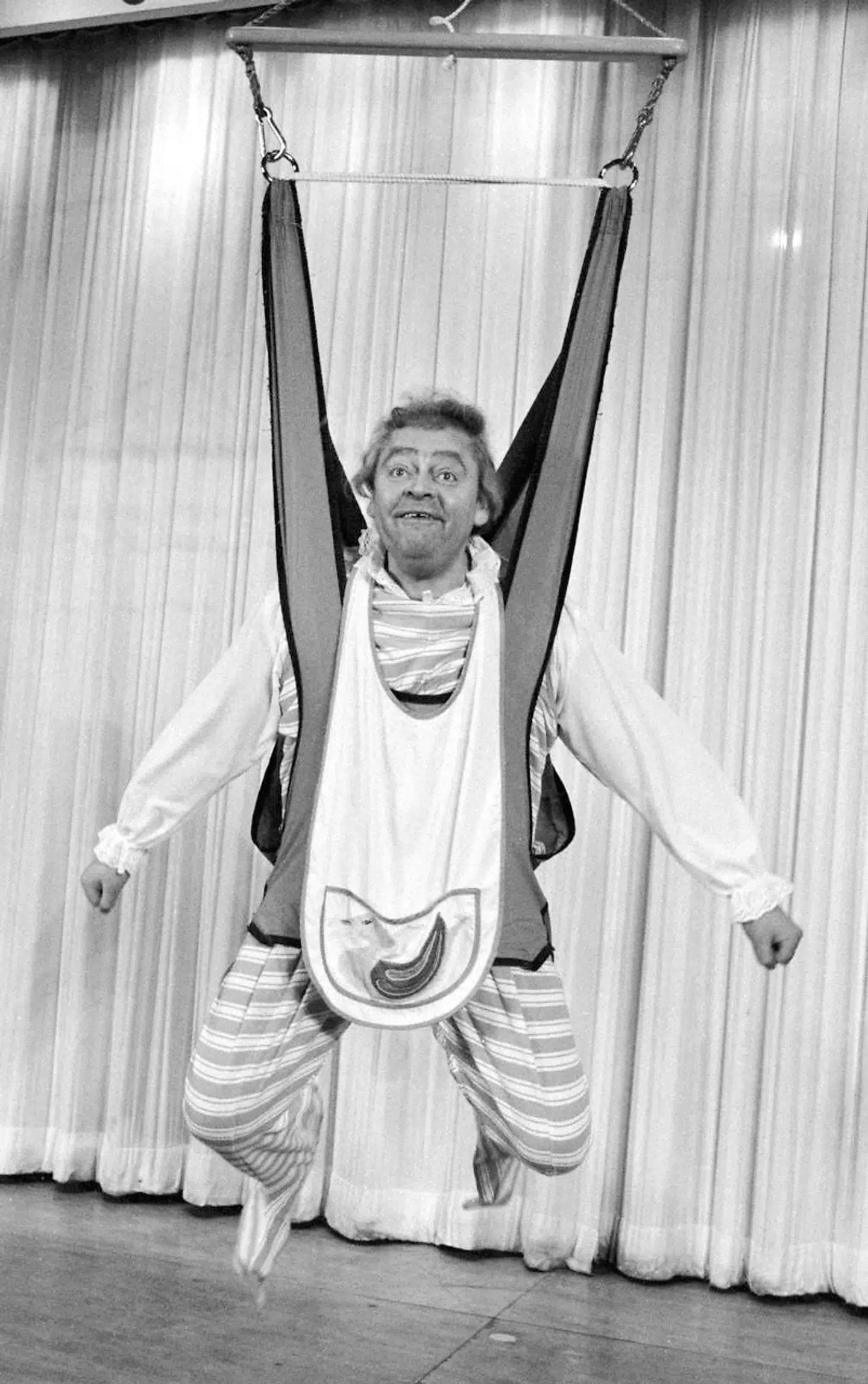 'Op å då' er den nok mest berømte af Dirch Passers mange sketches.