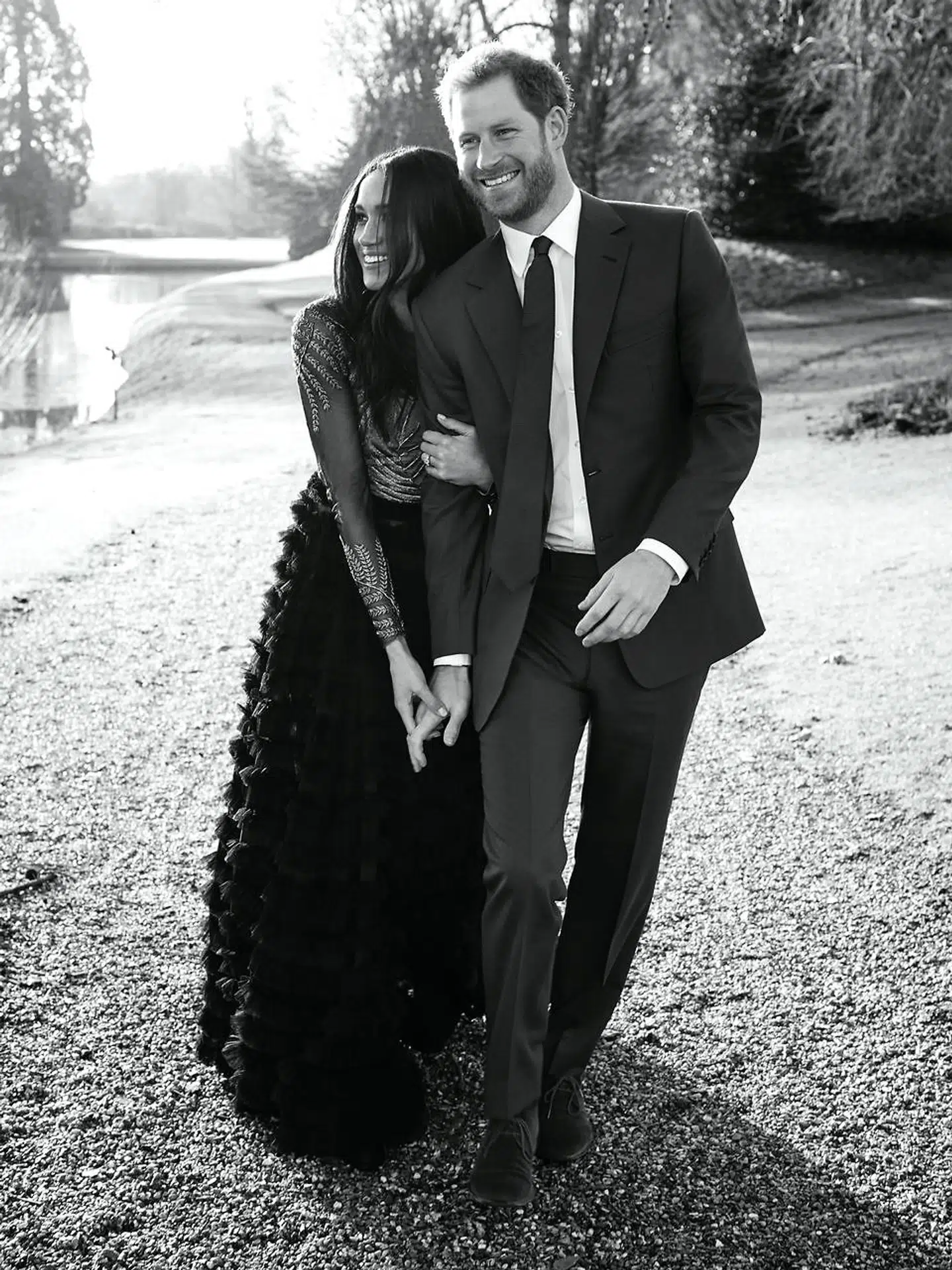 Officielle forlovelsesfotos udsendt af Kensington Palace.