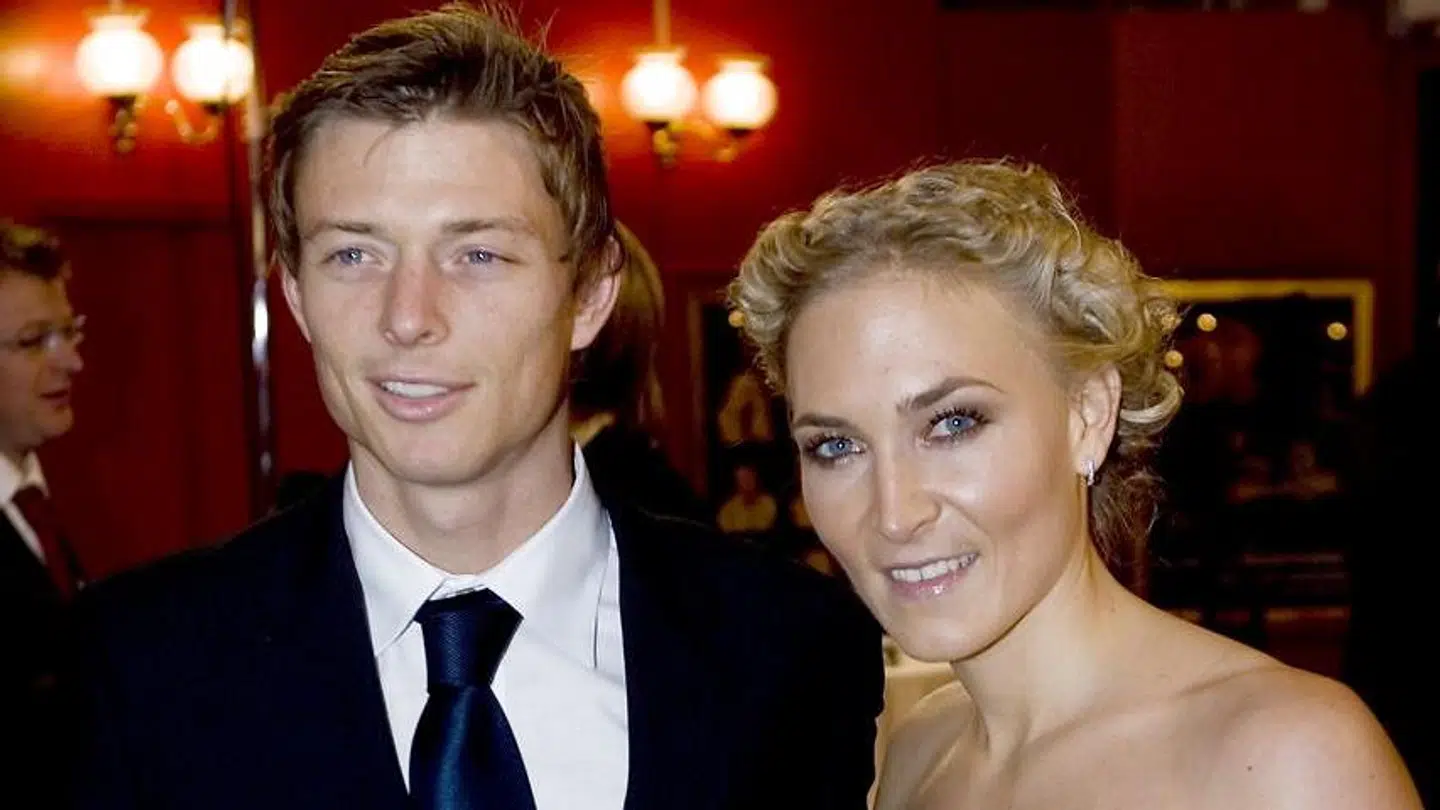 Jon Dahl Tomasson sammen med Line Kongsgaard ved en tidligere lejlighed.