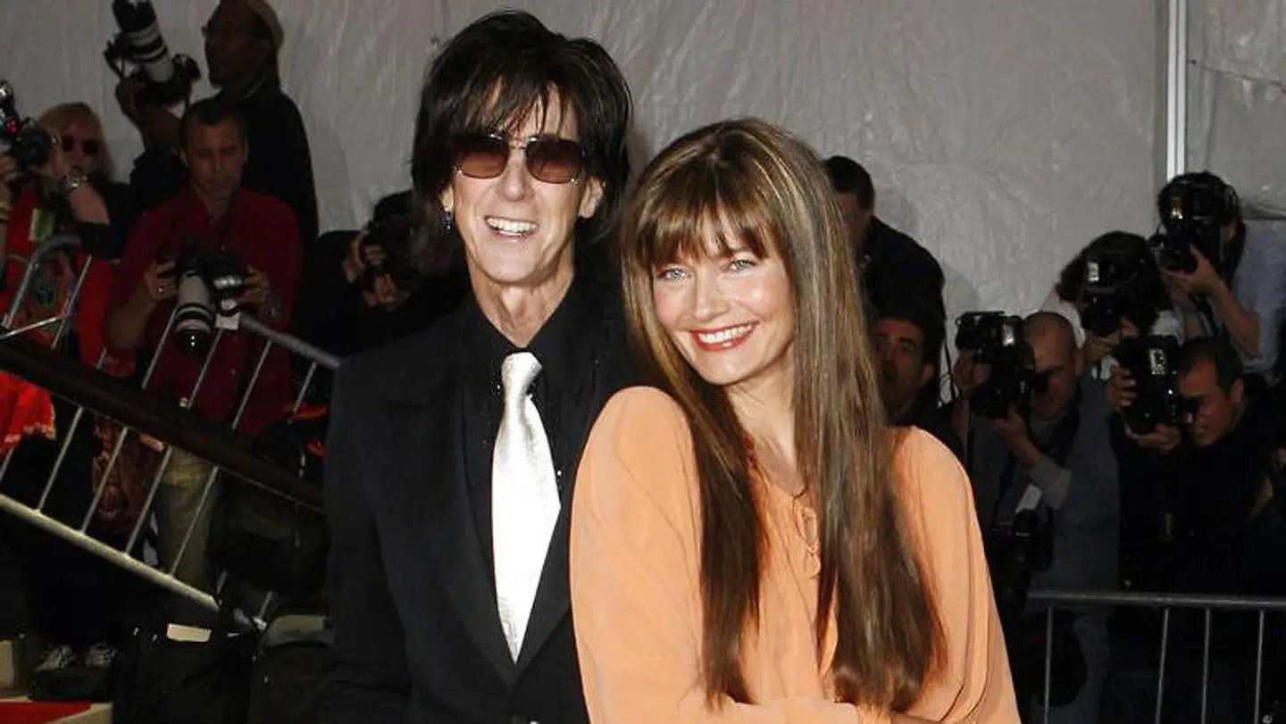 Ric Ocasek og kone Paulina Porizkova sammen ved Metropolitan Museum of Art - 2009