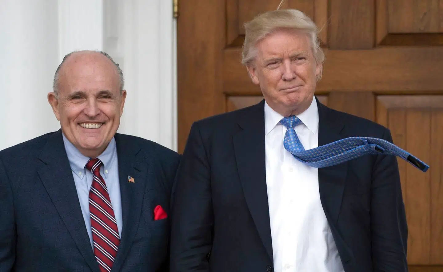 Tidligere borgmester i New York, Rudy Giuliani er ny advokat for præsident Trump. I et interview med tv-stationen Fox News udtalte advokaten, at Trump betalte de penge tilbage, som hans tidligere advokat Michael Cohen betalte til pornostjernen.