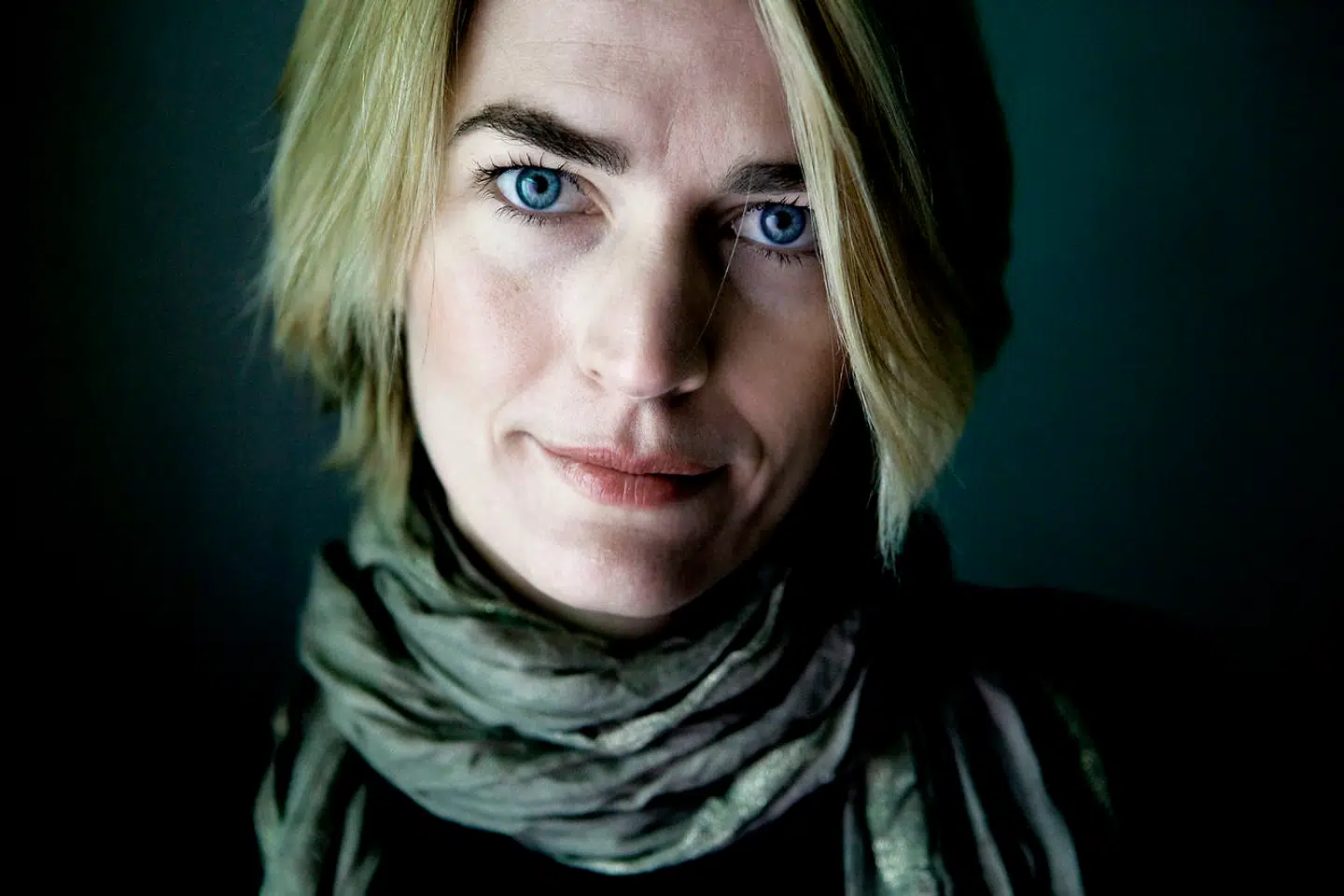 Skuespiller Laura Bach spiller hovedperson i TV 2's nye søndagsdramaserie 'Den som dræber' - baseret på Elsebeth Egholms krimier om journalisten Dicte