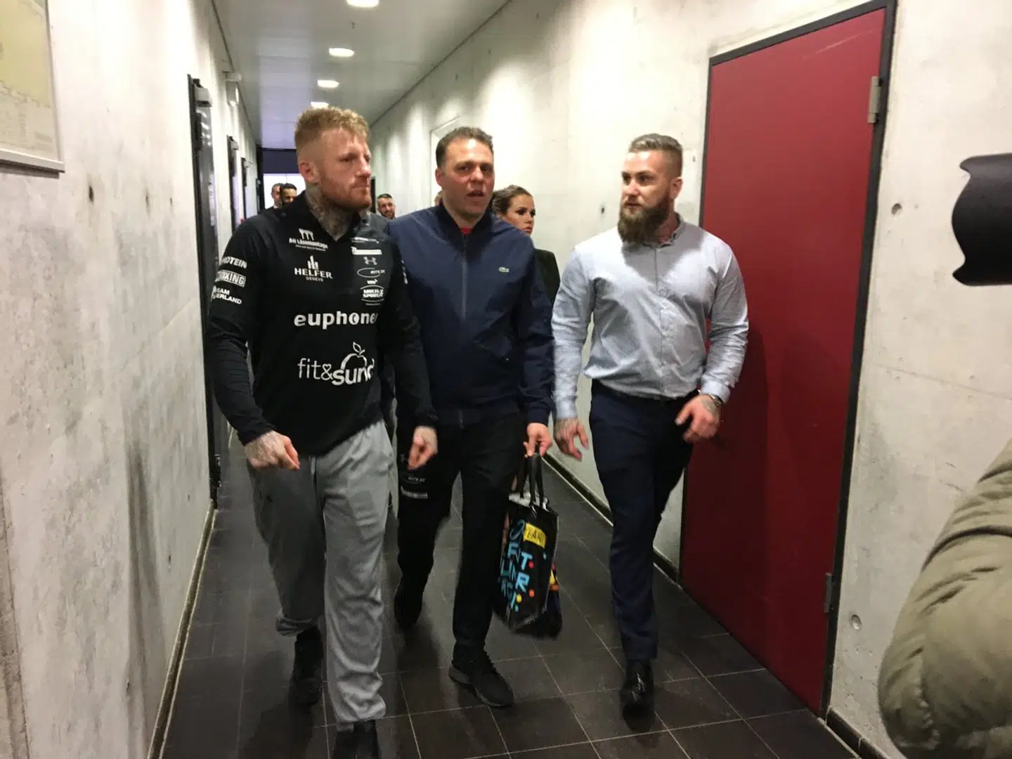 Patrick Nielsen forlader skuffet Baden Arena i Offenburg.