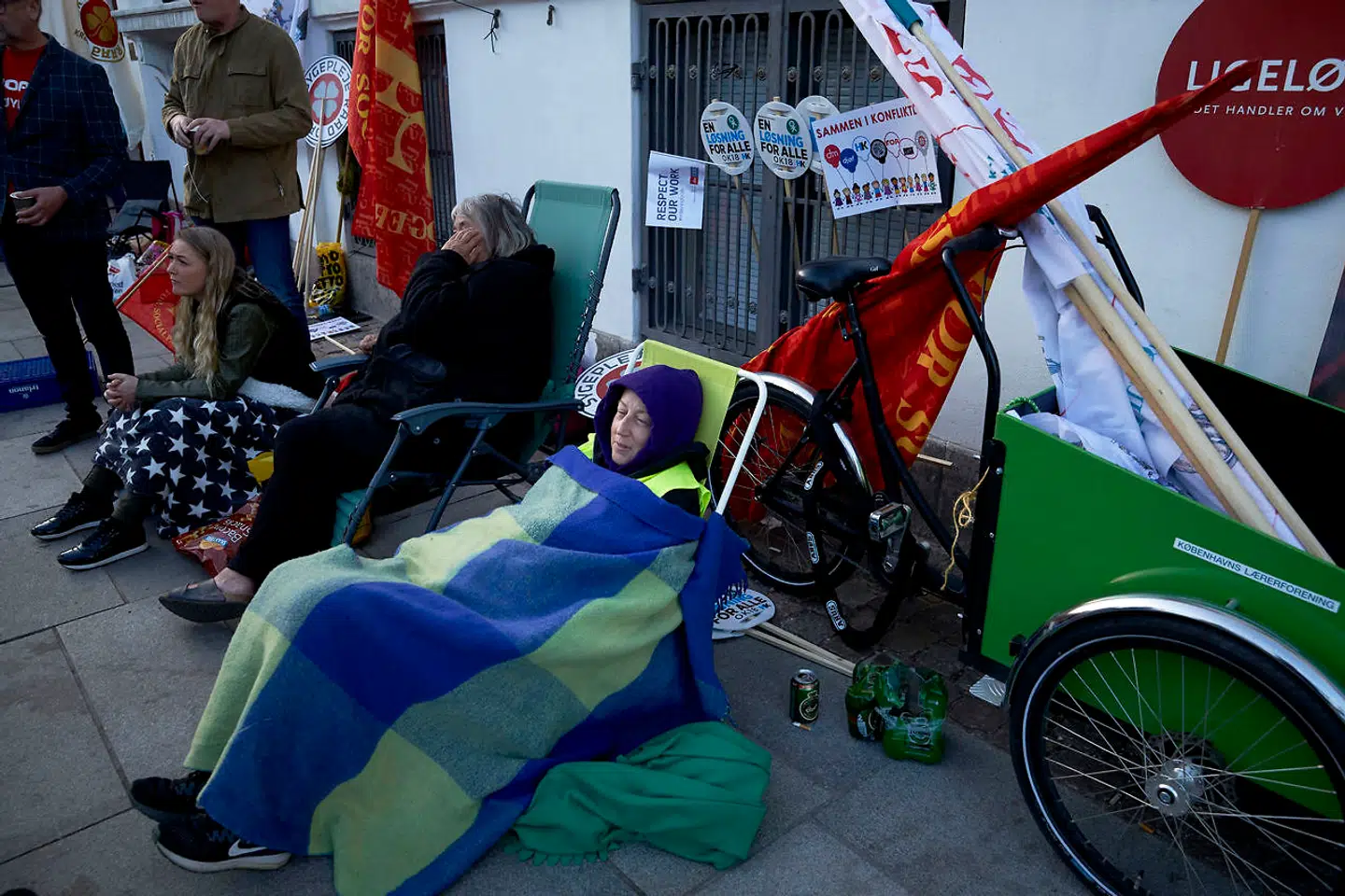 Foran Forligsinstitutionen i København. Søndag den 22. april 2018.
