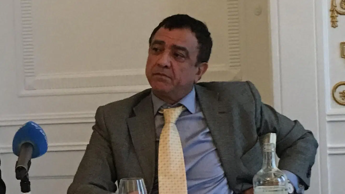 Bayram Tutumlu holder pressemøde i København.