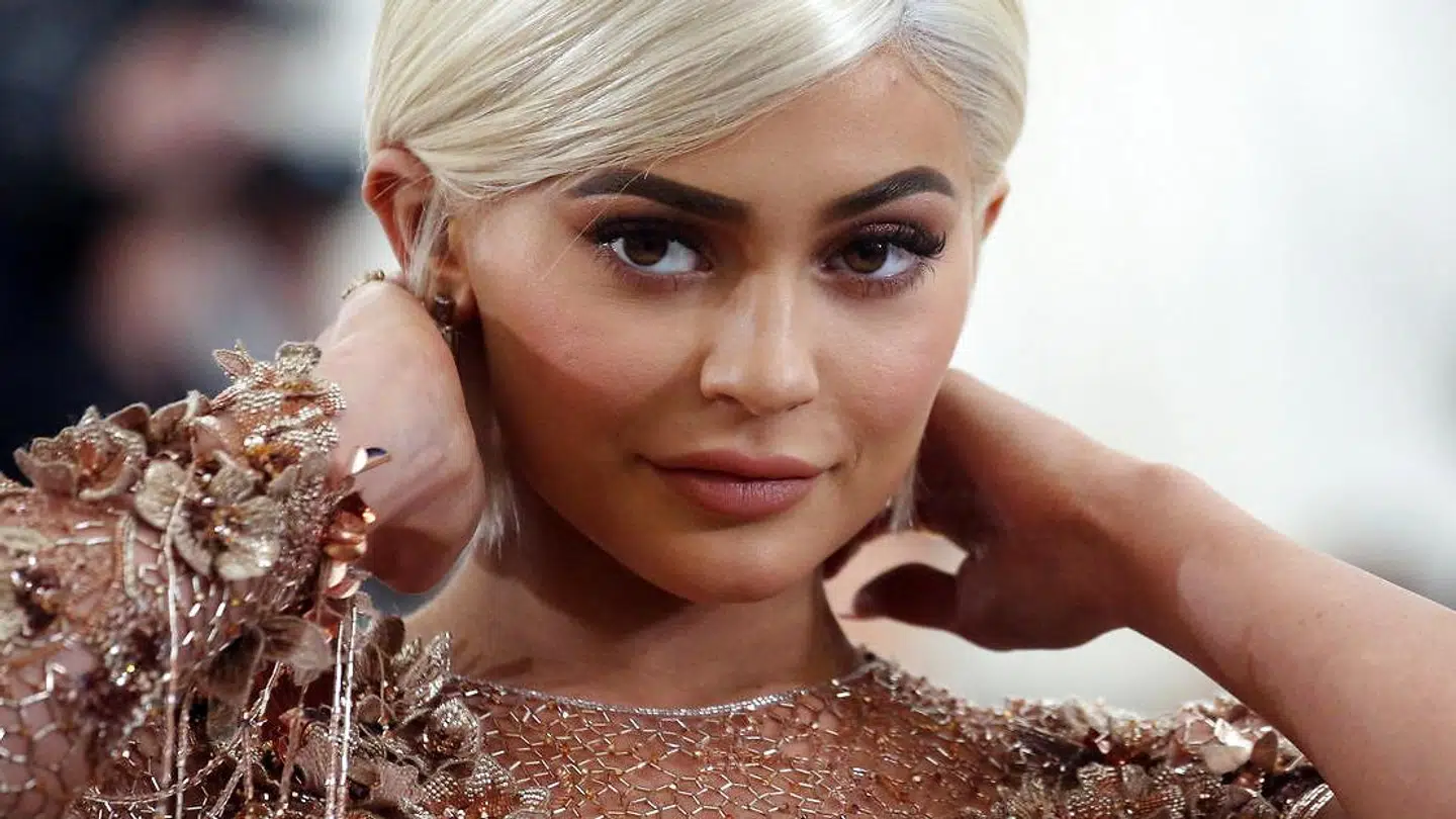 Her ses Kylie Jenner.