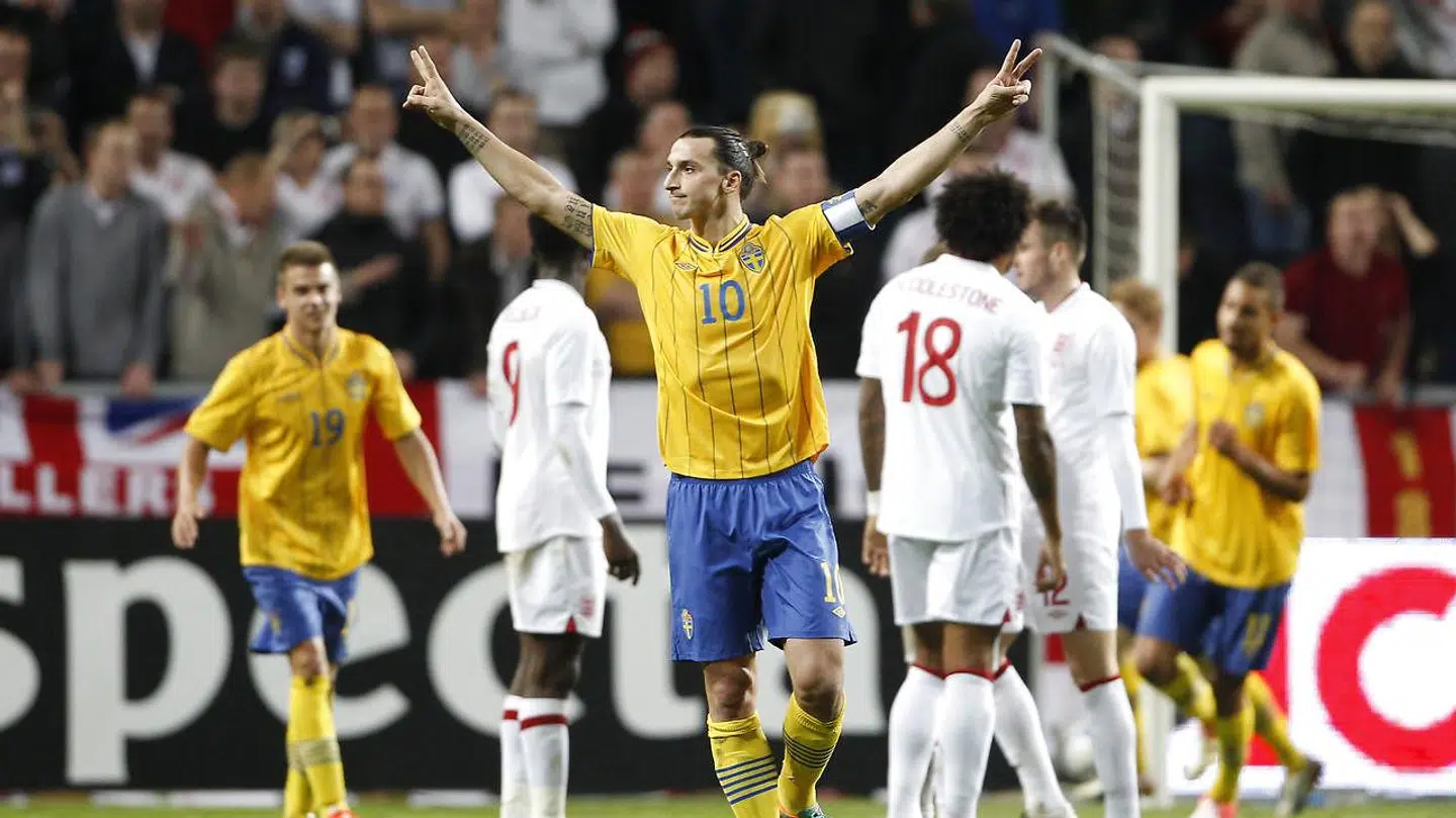 Zlatan Ibrahimovic fejrer sit hattrick i venskabskampen mod England på Friends Arena