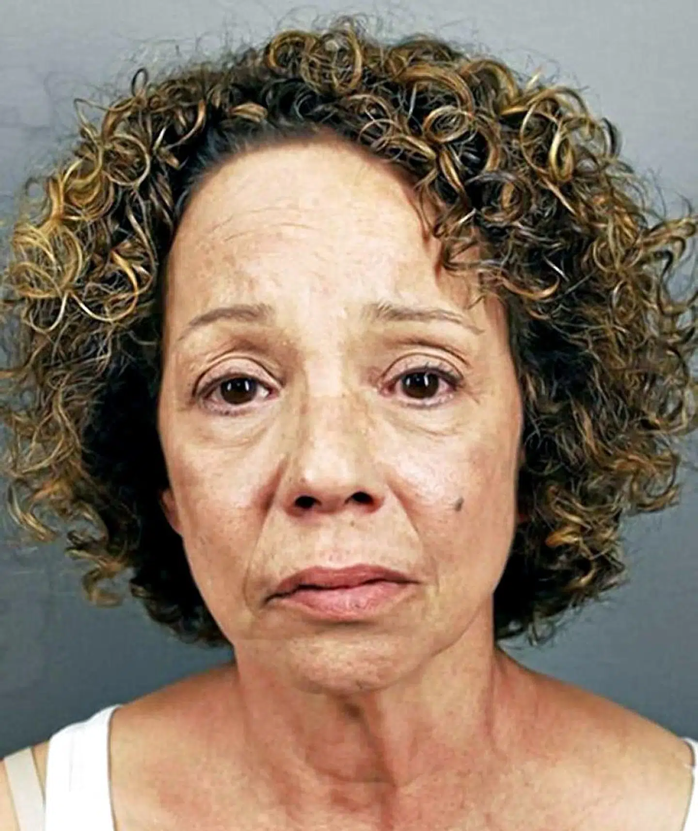 Mariah Careys søster Alison Carey, 59 år.