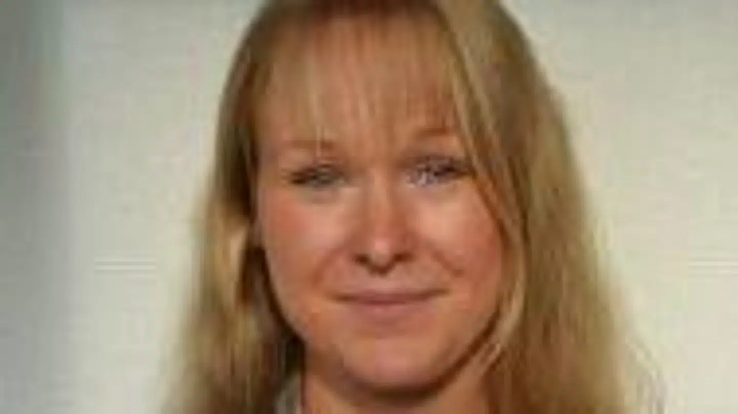 Julie Brøndum Mortensen var underviser på Nordjyllands Landbrugsskole. Hun mistede kontrollen over sin motorcykel til træning under et racerløb i Tyskland. Hun blev 30 år gammel.