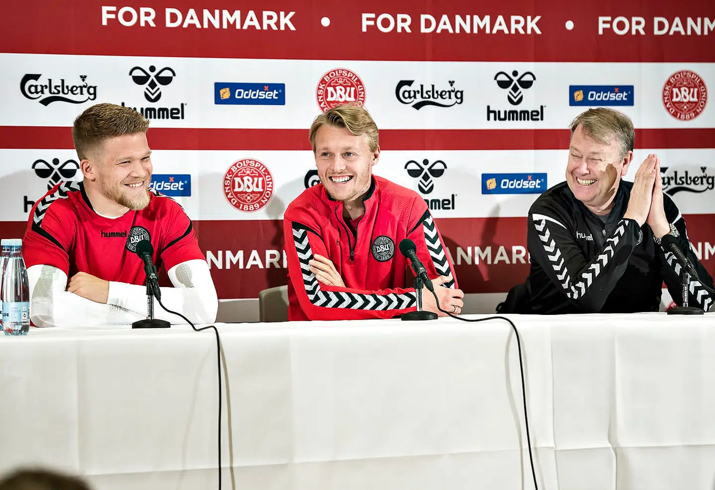 Danmarks landstræner Åge Hareide med Simon Kjær og Andreas Cornelius ses her ved A-landsholdets pressemøde på Aalborg Stadion, mandag den 26. marts 2018. (Foto: Henning Bagger/Ritzau Scanpix)