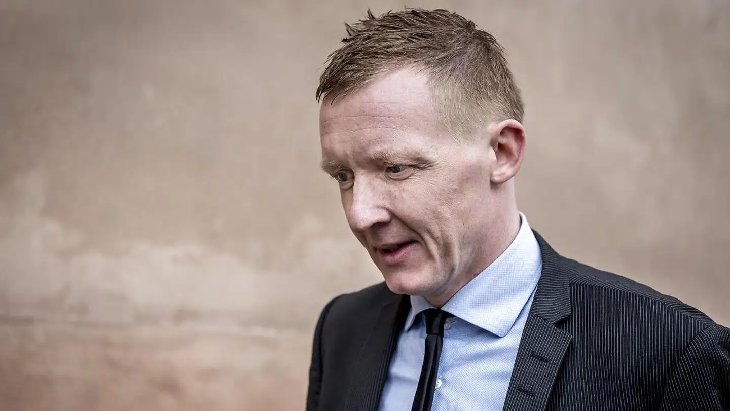 Anklager Jakob Buch Jepsen ankommer efter en kort pause til Københavns Byret. Mandag den 26. marts.