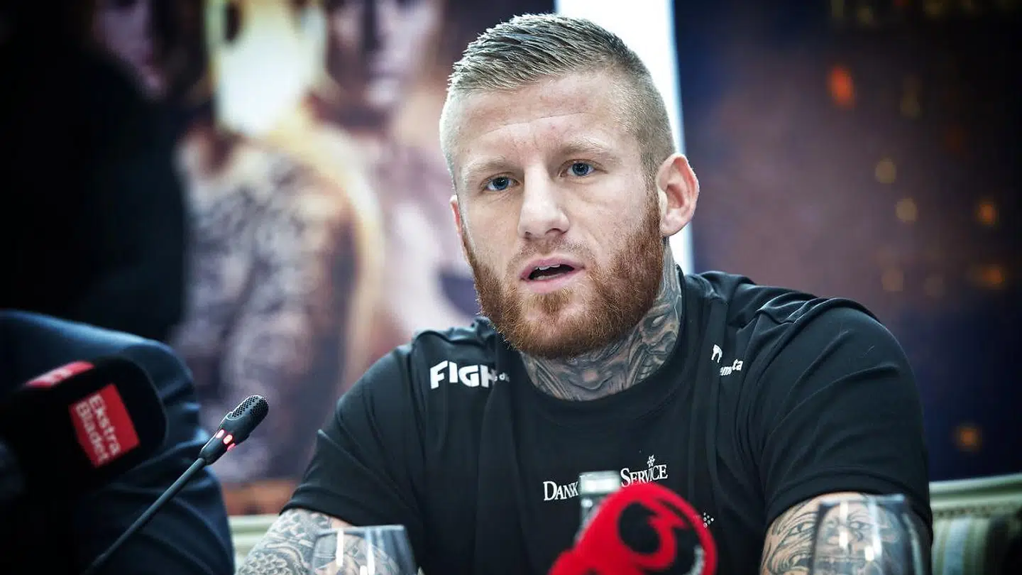 »Jeg er jo lidt rødhåret. Jeg tror, at jeg har den der lidt aggressive rødhåret inde i mig, som nok skal kæmpe for livet,« siger Patrick Nielsen om sine chancer i kampsporten MMA.