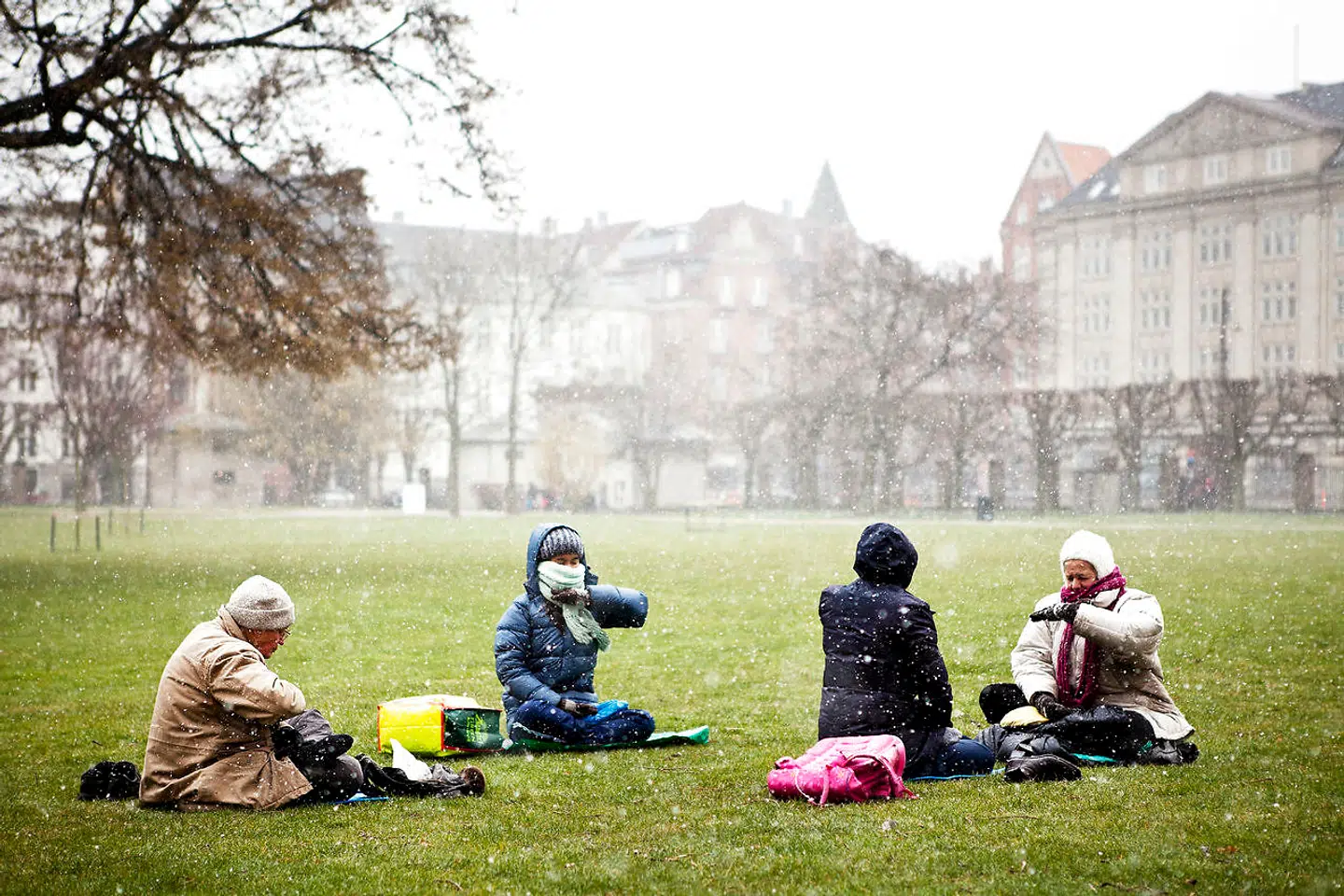 Påskelørdag i 2012 væltede sneen ned over Kongens Have i København.