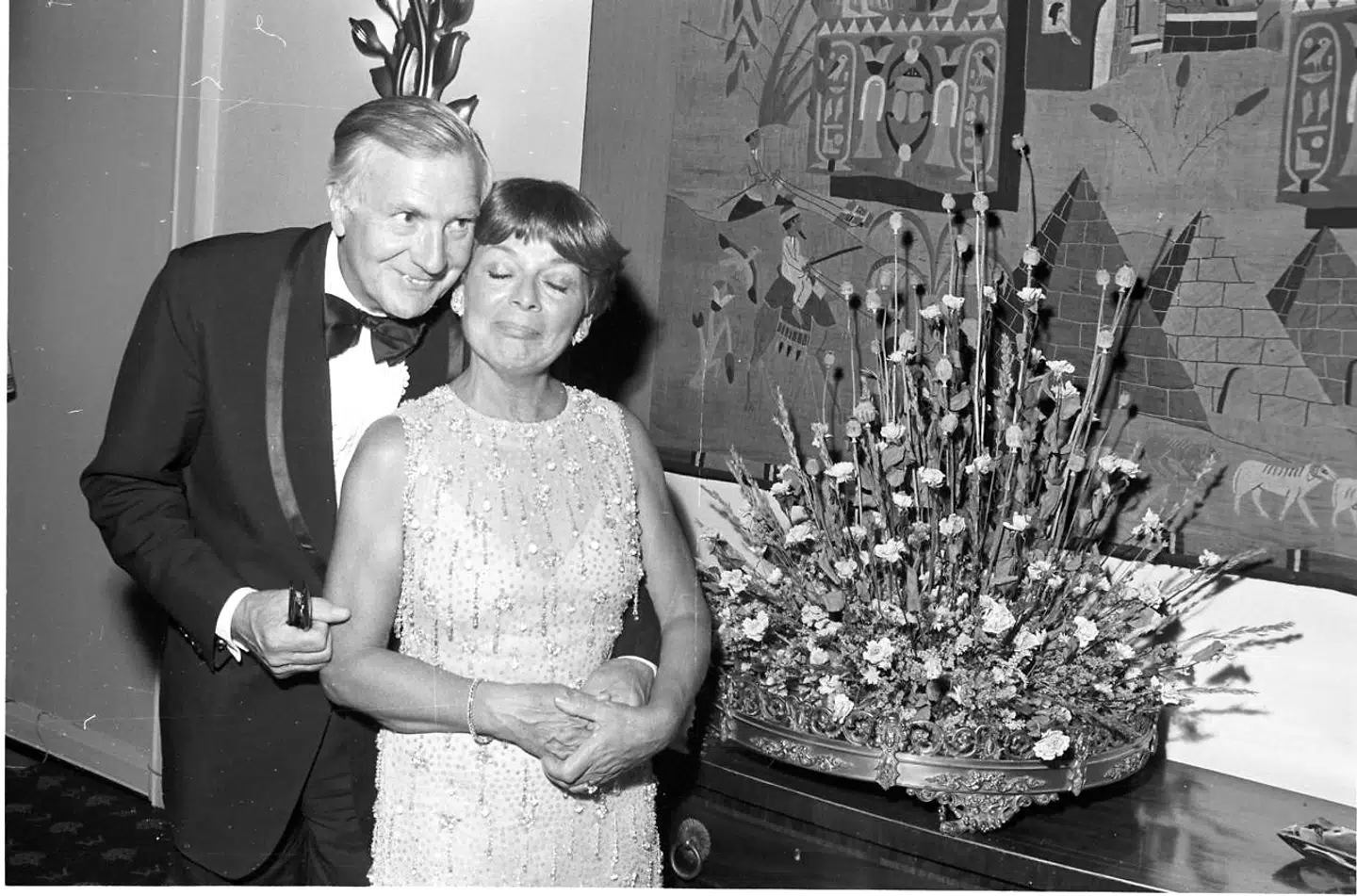 Her ses Lys Assia ved sit 40 års jubilæum på Kystens Perle sammen med sin mand, hoteldirektør Oscar Pedersen
