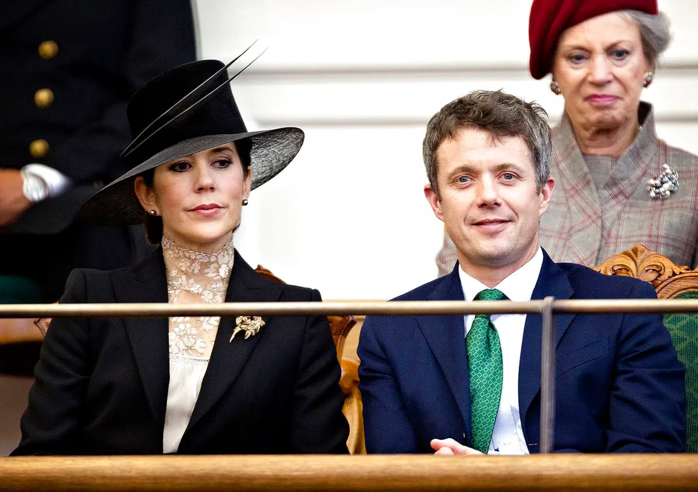 Til Folketingets åbning tirsdag d. 2. oktober 2012. Kronprinsessen i en klassisk Heartmade-blonde.