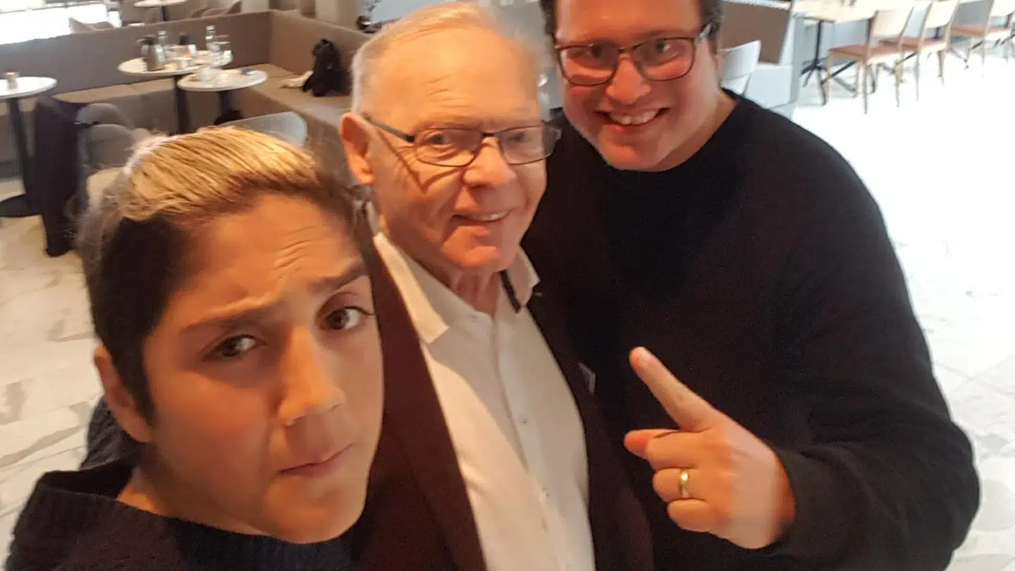 »Jeg har det fint med, at hendes navn (Nadia Nadim red.) hjælper mig med at få en professionel kontrakt,« siger Diana Nadim.