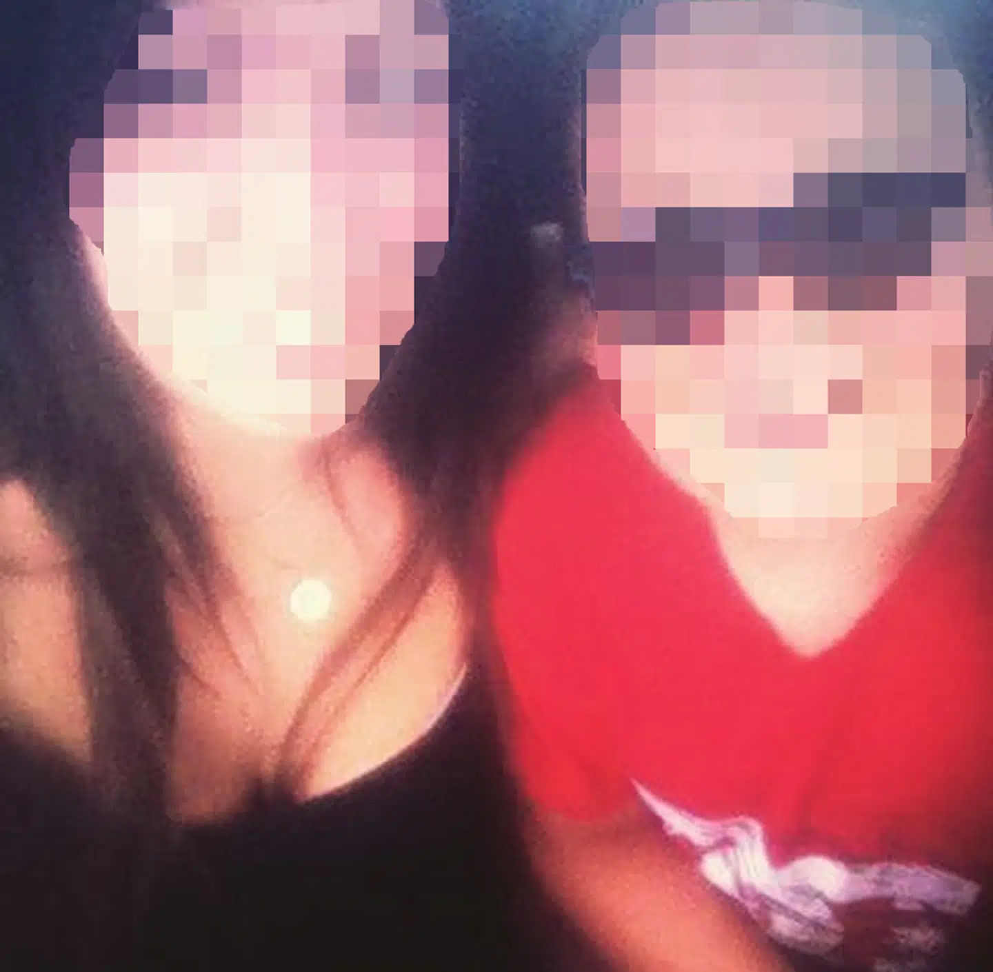 31-årige Camilla med sin i dag 12-årige søn, der var ven med den 14-årige dreng, der natten til søndag døde af en overdosis i en lejlighed på Østerbro i København. (Privatfoto)