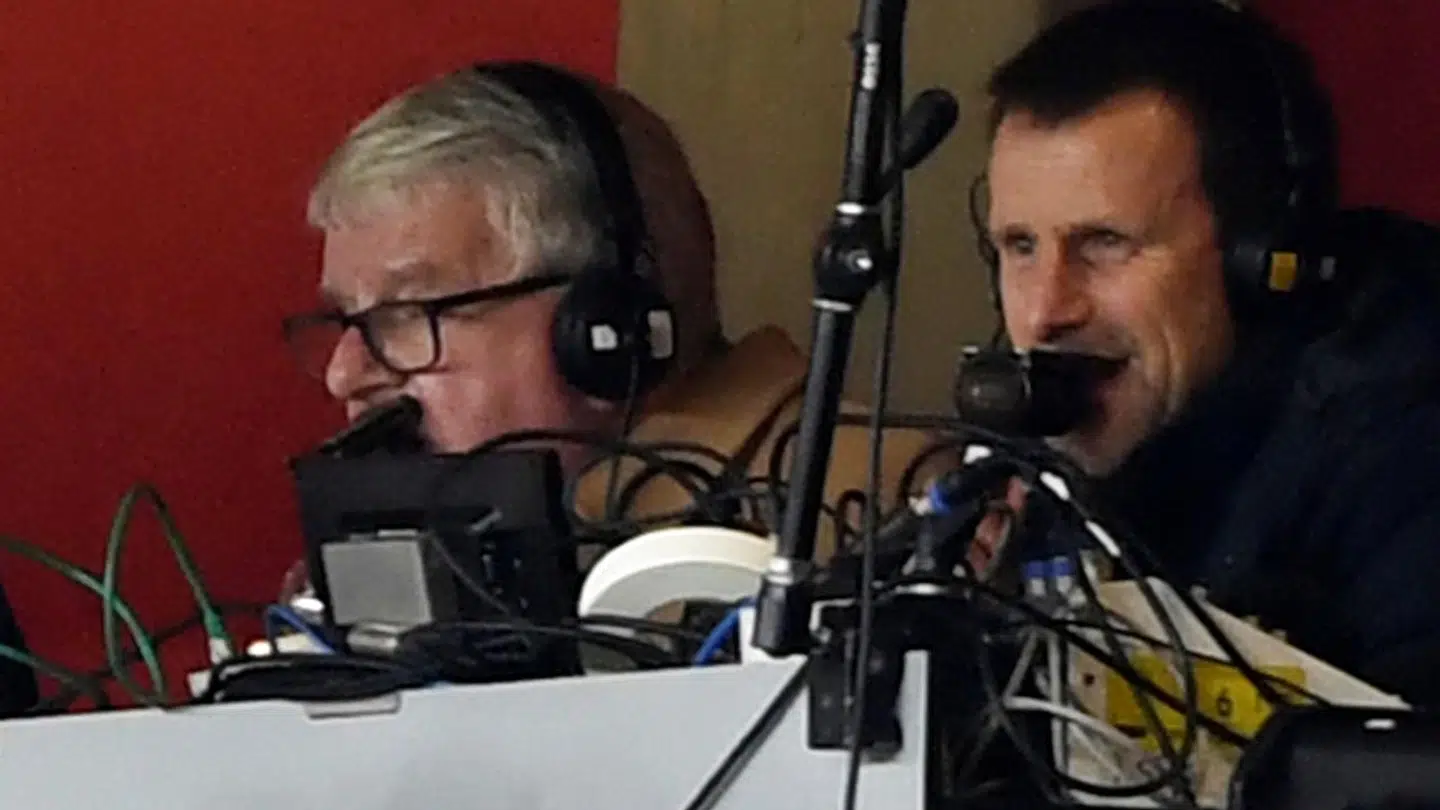 John Motson (tv.) kommenterer sin sidste kamp.