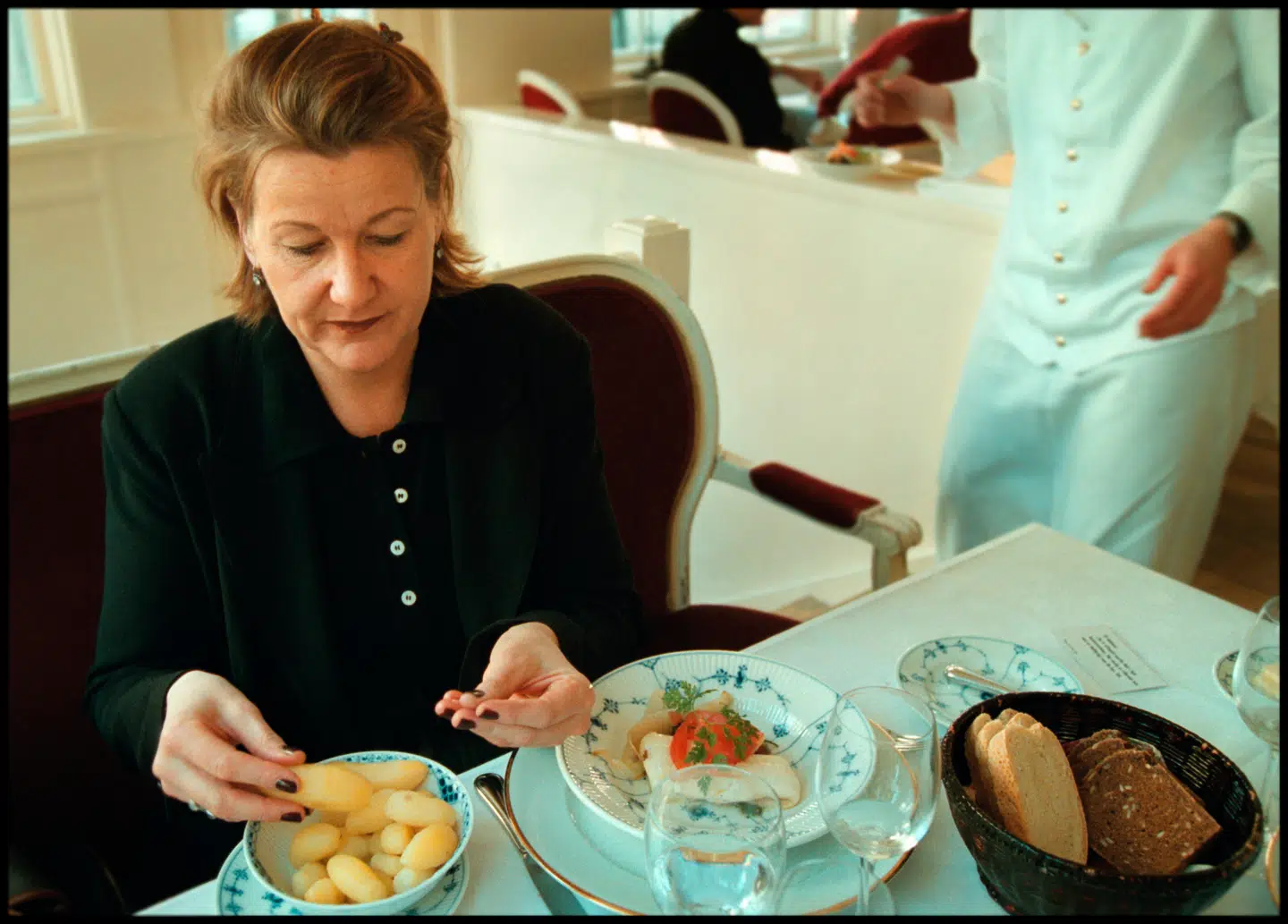 Bt med Anne Larsen på restaurent Gammel Mønt. Anne Larsen er fedtekspert, tidligere 30 kilo tungere og nu kogebogsforfatter