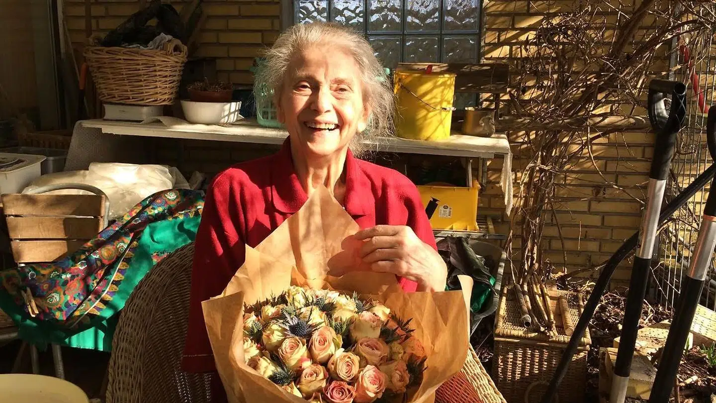 Fødselaren er i dag måske kun en skygge af sig selv rent fysisk, men humøret fejler ikke noget.