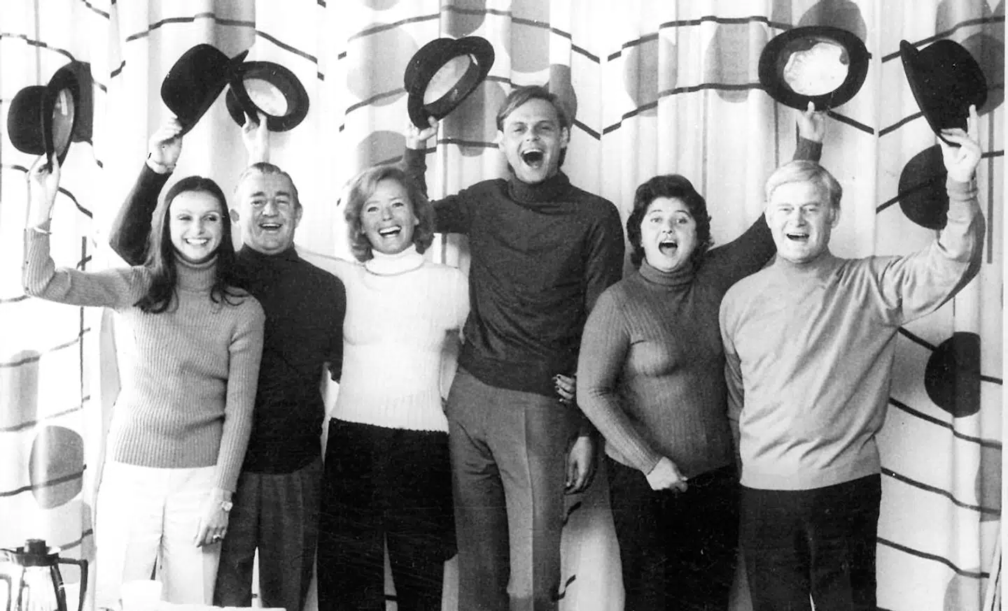 I 1970erne var Elin Reimer en del af holdet bag den satiriske ugerevy 'Uha Uha'.