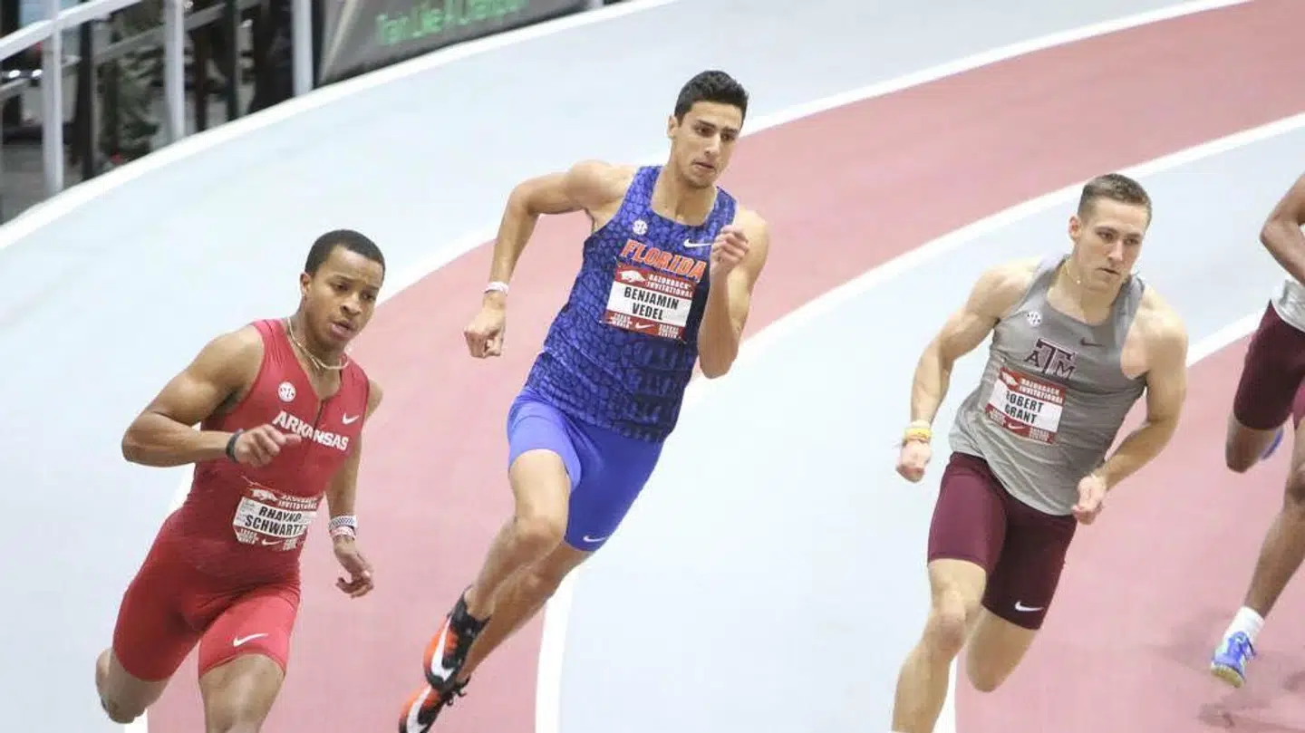 »45 sekunder er ikke hurtigt. 44 sekunder er måske en lille smule hurtigt, men ikke helt. 43 sekunder begynder at blive hurtigt,« siger Benjamin Lobo Vedel om sine ambitioner på 400 meter-distancen.