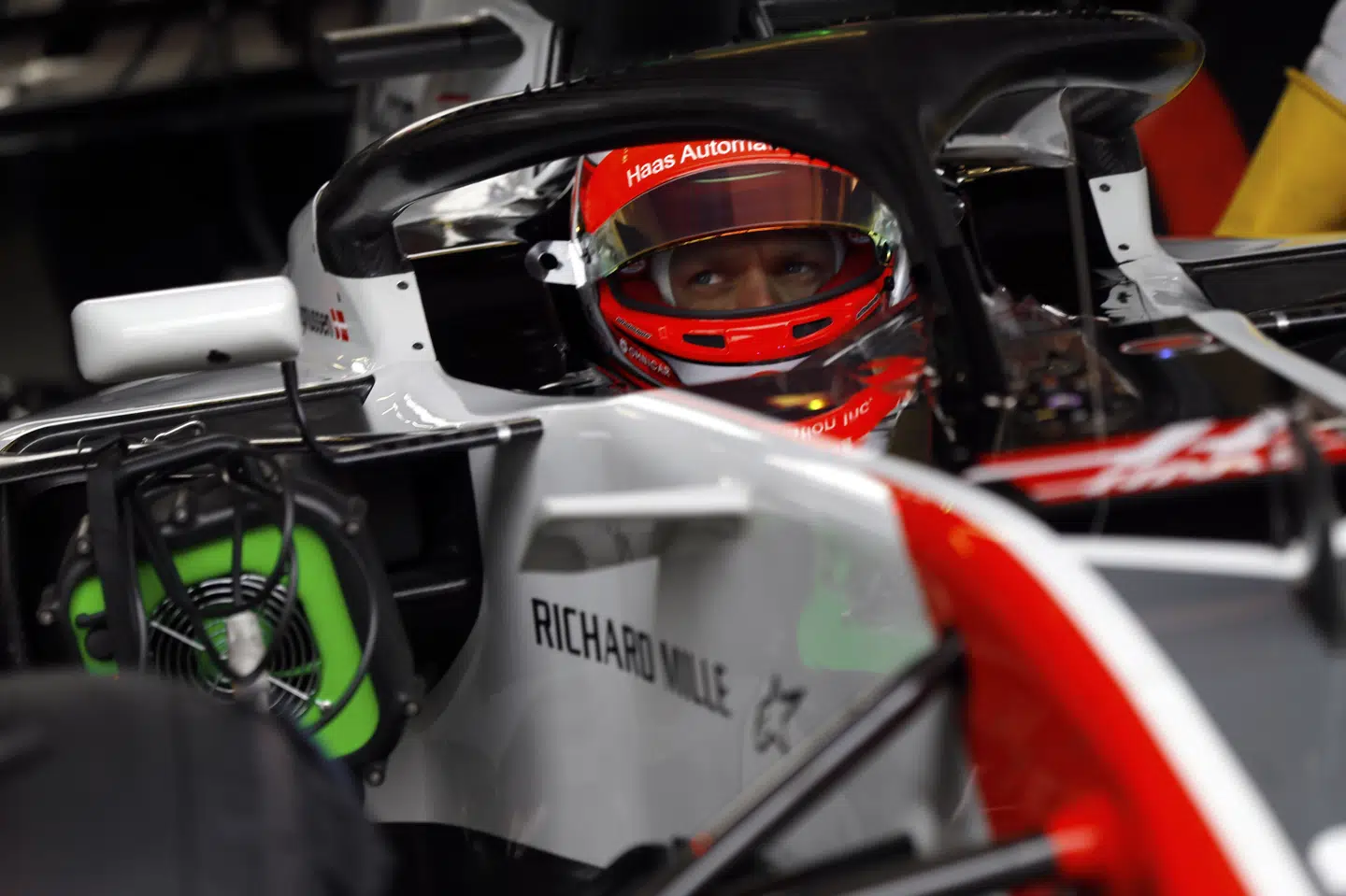 Kevin Magnussen var torsdag på banen i Barcelona og skal igen testkøre Haas-raceren i næste uge. Scanpix/Francisco Seco
