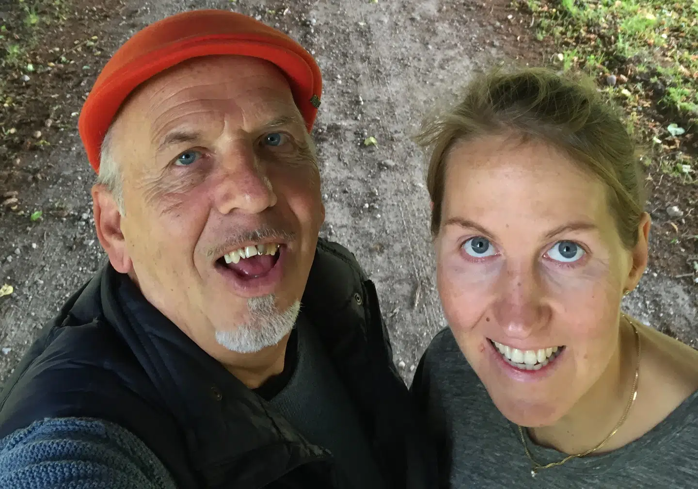 Selvom Kathrina Haugaard voksede op med en far, der ofte var væk på druk i flere dage, så ville hun på mange måder ikke være sin fars alkoholmisbrug foruden: »Min far valgte os, familien, til og alkoholen fra. Det var på en måde den stærkeste kærlighedserklæring, han kunne give til min mor og os børn,« siger hun.