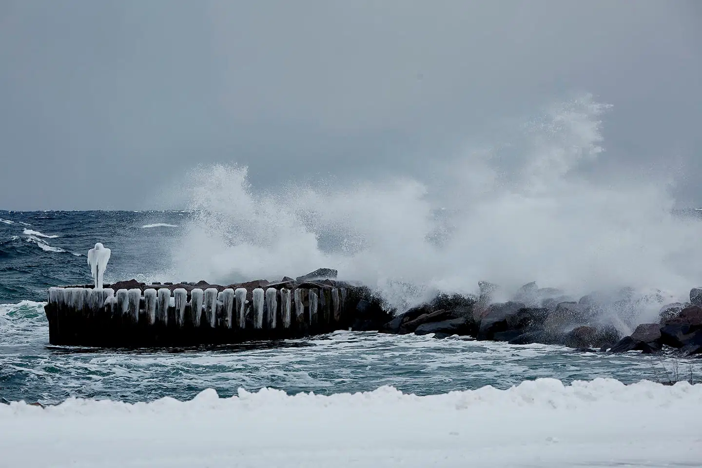 Sne og vintervejr på Bornholm. Allinge Havn tirsdag den 27. februar 2018.