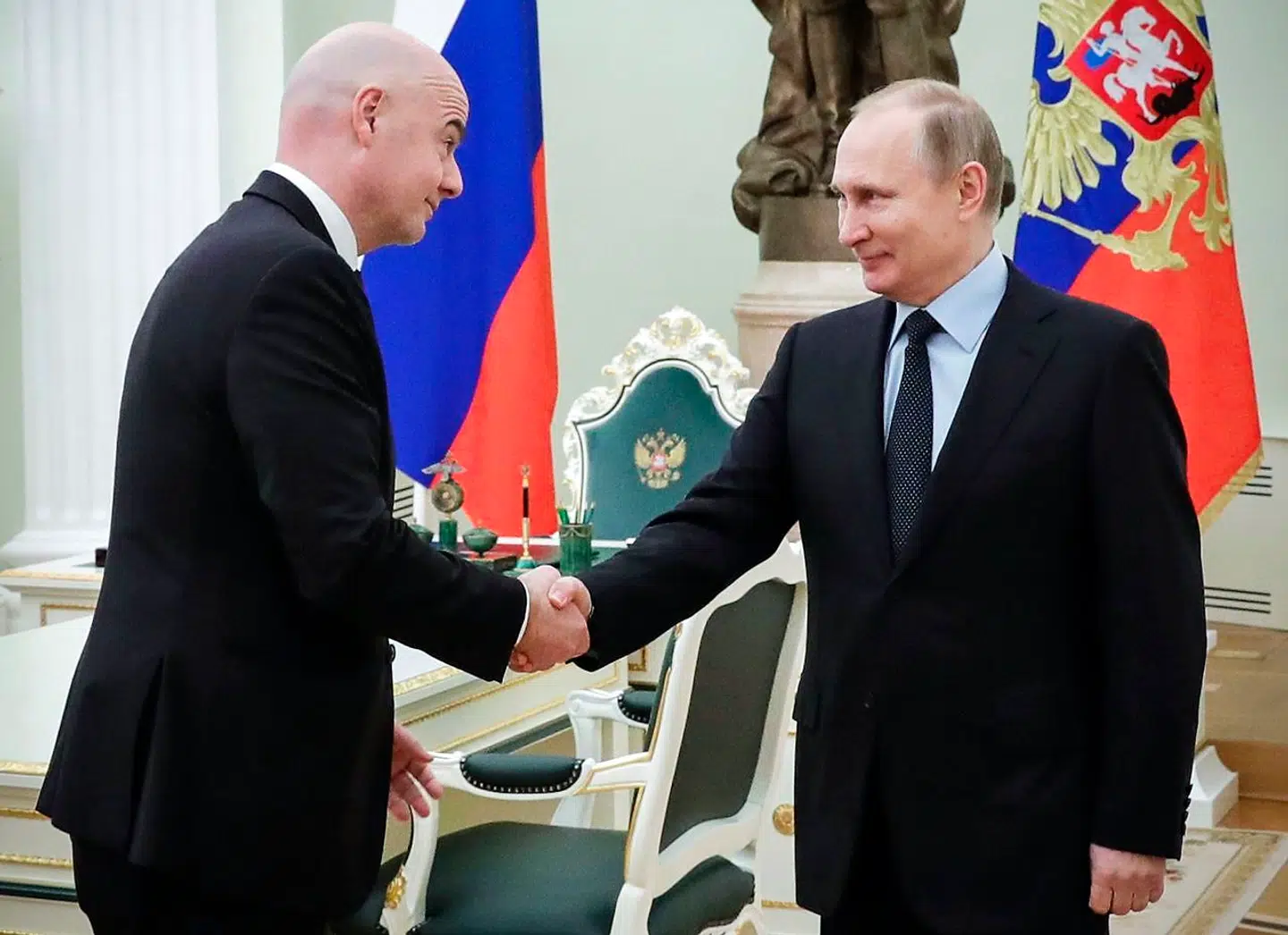 Gianni Infantino klar til møde med Vladimir Putin, som har hjulpet med at skaffe VM til Rusland til sommer.