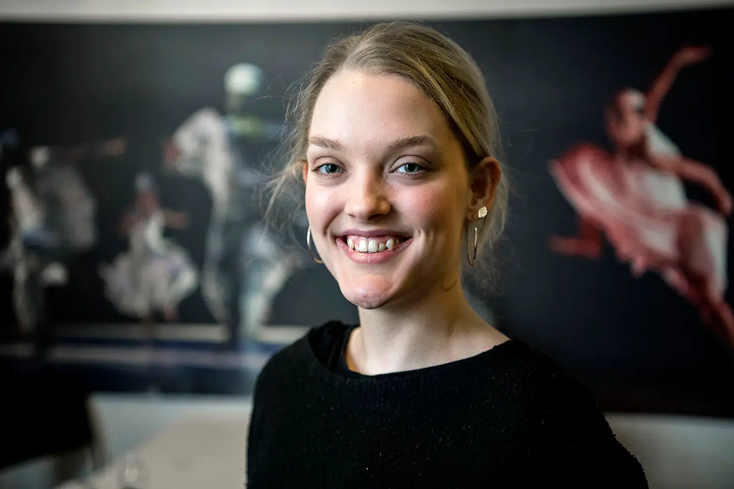 »Jeg var helt tør i munden, men det gik vist alligevel ret godt,« siger stortalentet 18-årige Josefine fra København efter sin audition, hvor hun lade bedømmelsespanelet ned med sin sang og charme.