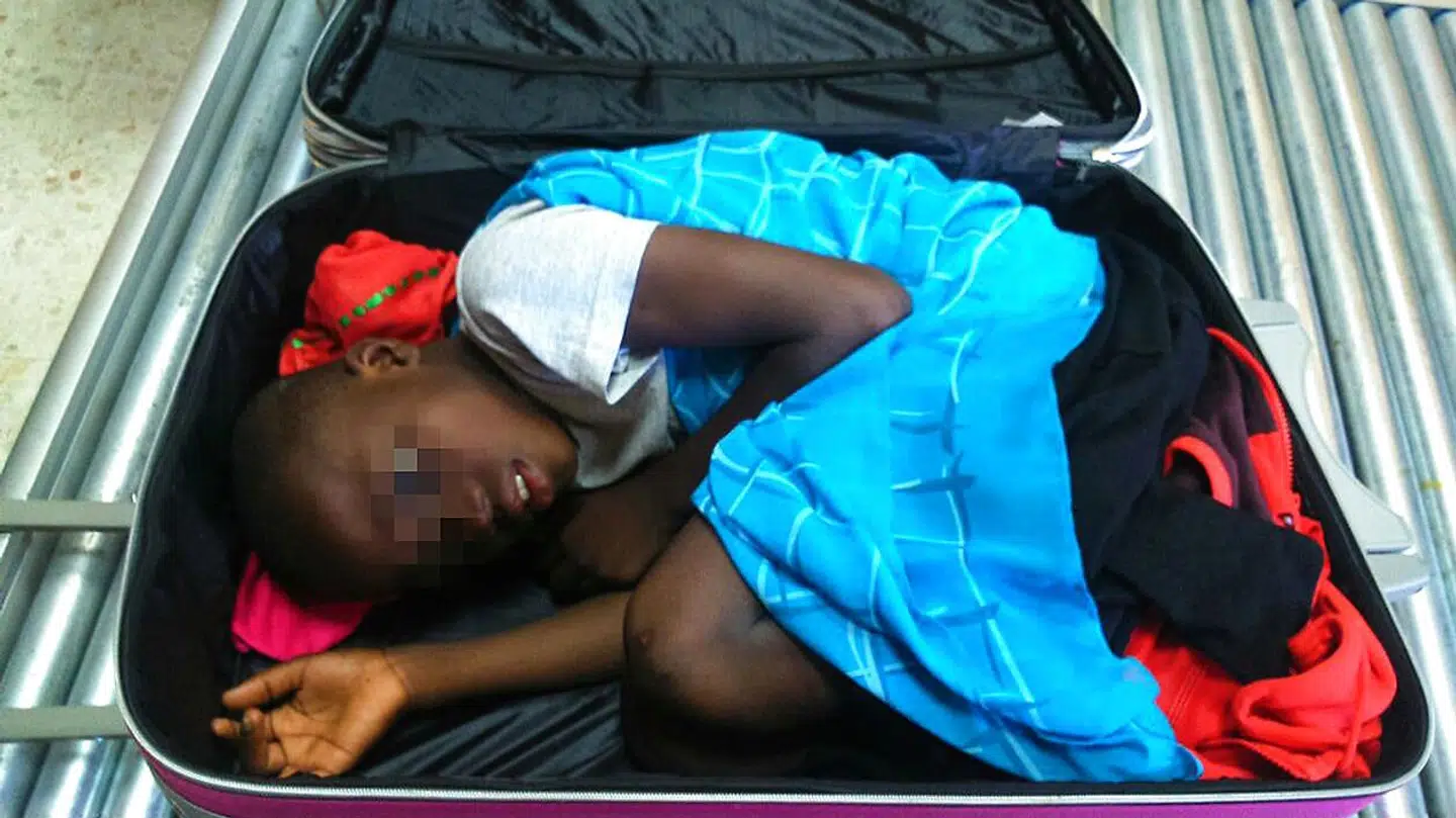 En 8-årig dreng blev i 2015 fundet i en kuffert ved grænsen mellem Marokko og Spanien. Nu er faren til drengen dømt.