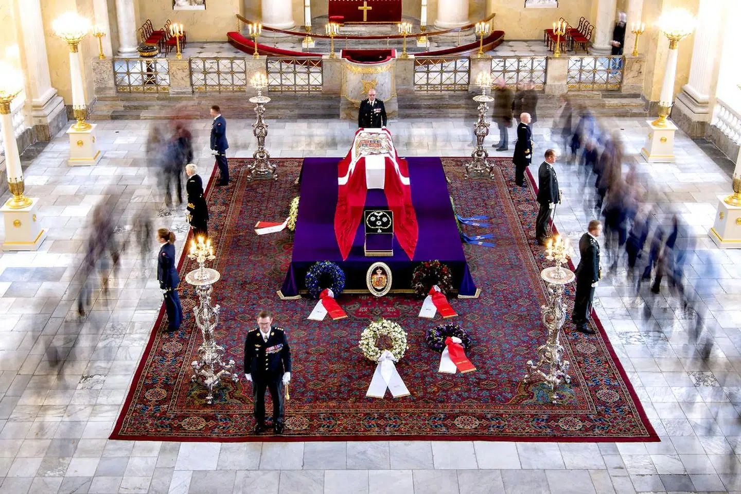 Castrum Doloris for offentligheden i Christiansborg Slotskirke søndag den 18. februar 2018.