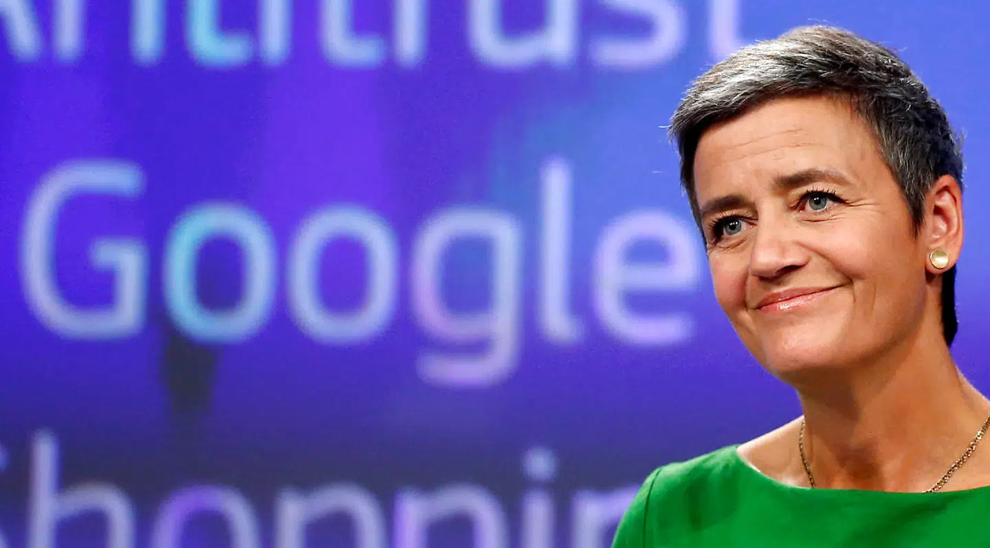 EU's konkurrencekommissær Margrethe Vestager på pressemødet 27. juni 2017, hvor hun annoncerede den rekordstore bøde til Google på 18 mia. kr. Hele sagen begyndte at rulle i 2010, da det britiske ægtepar Adam og Shivaun Raff officielt klagede over Google til EU-Kommissionen. REUTERS/Francois Lenoir